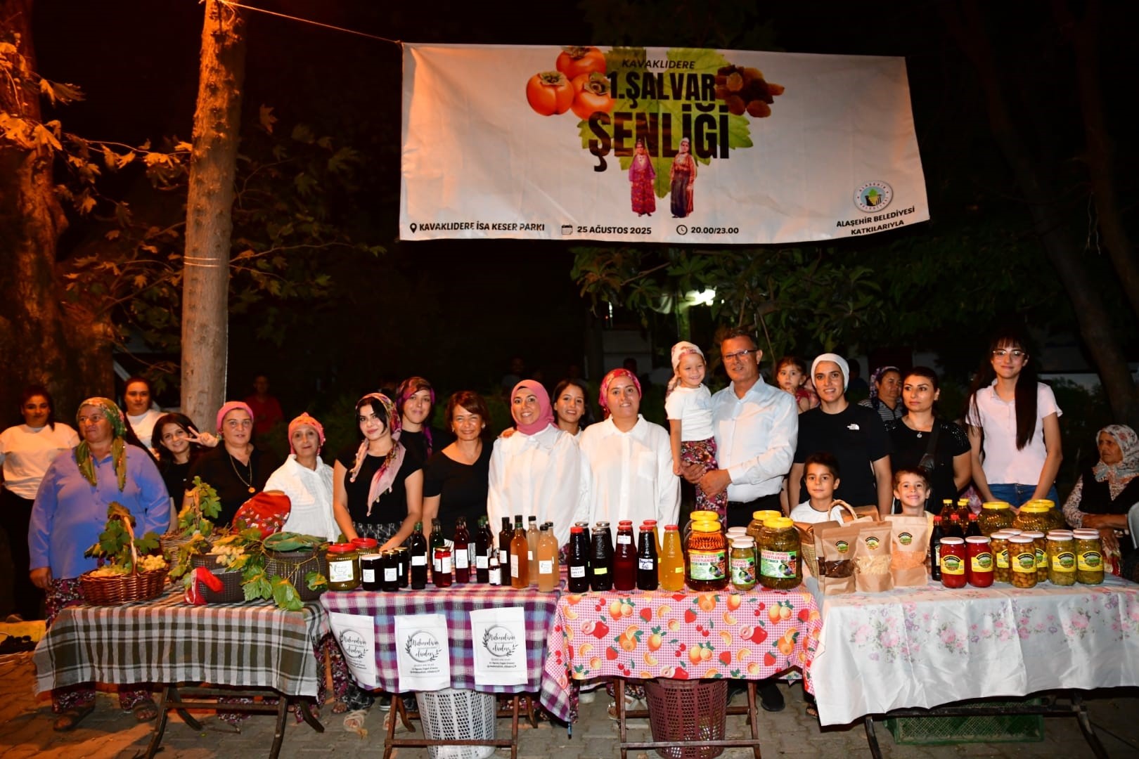 Alaşehir’de Kadınların Renkli Şalvar Gecesi