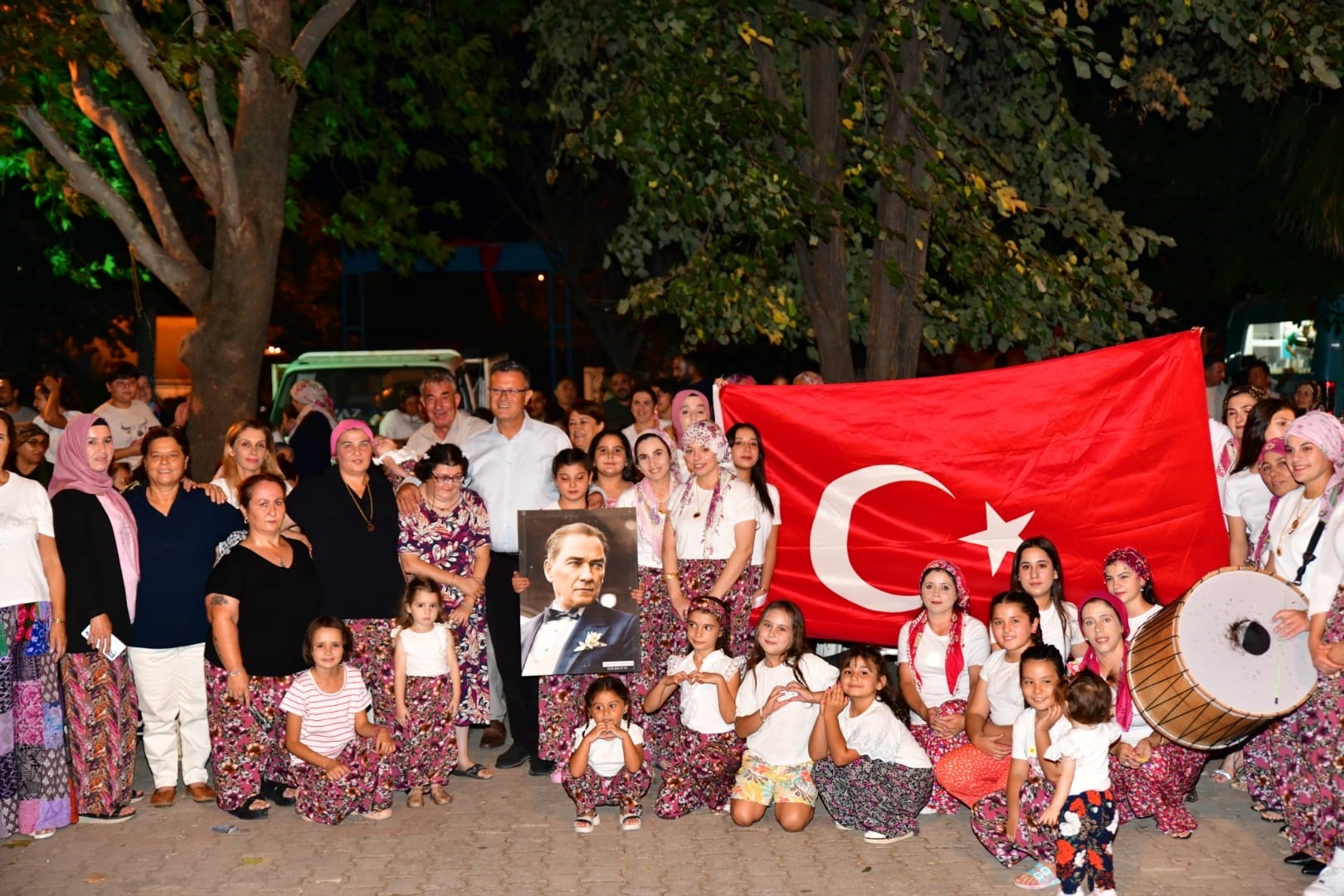 Alaşehir’de Kadınların Renkli Şalvar Gecesi