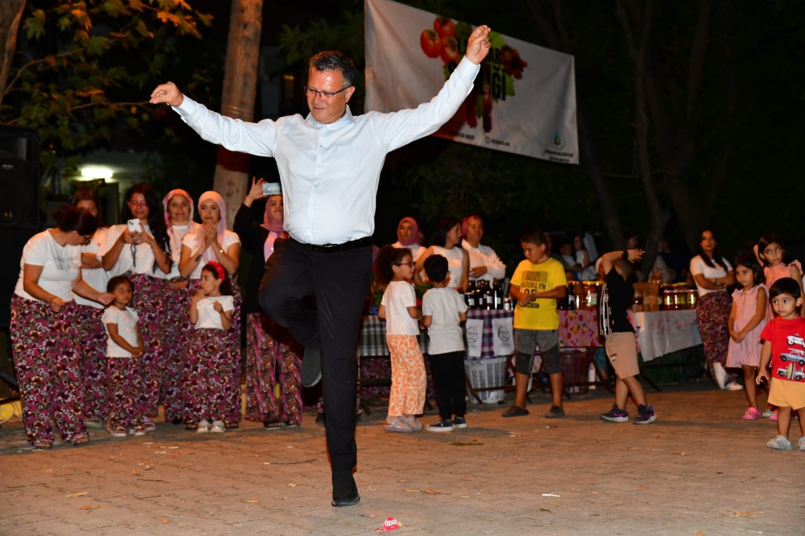 Alaşehir’de Kadınların Renkli Şalvar Gecesi