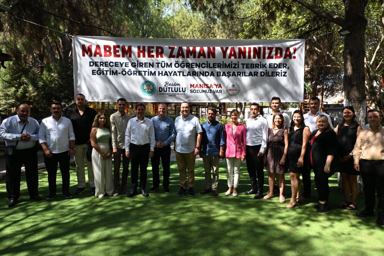 Başkan Dutlulu LGS’de Başarılı Olan Öğrencilerle Kahvaltıda Buluştu