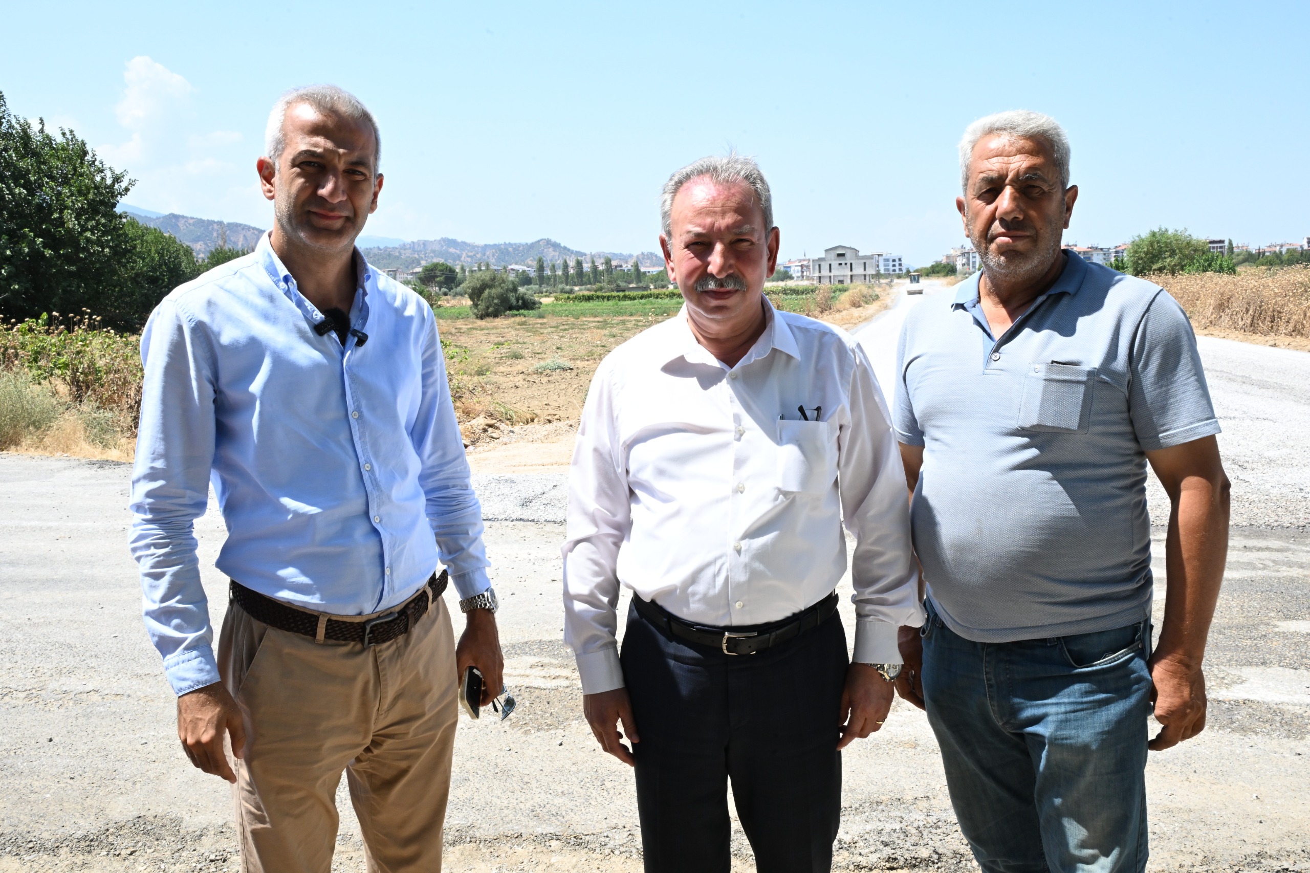 Manisa’da vatandaşın arazisinden geçen yol, gereken yere taşındı