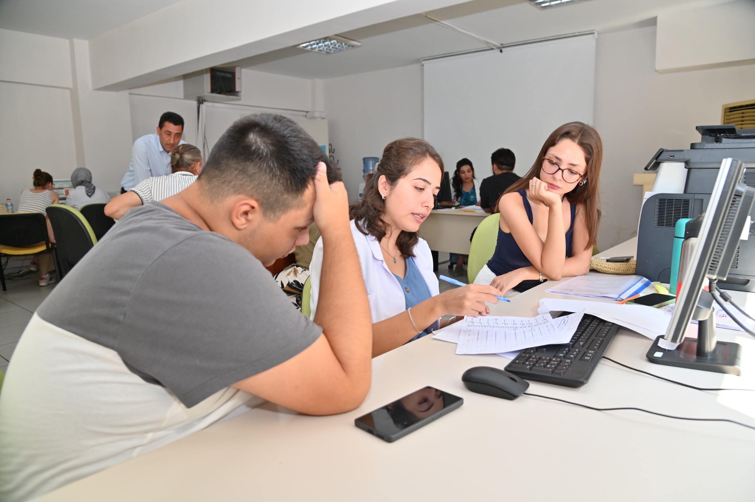 Büyükşehir Öğrencilerin Yanında 17 İlçede Ücretsiz Tercih Desteği