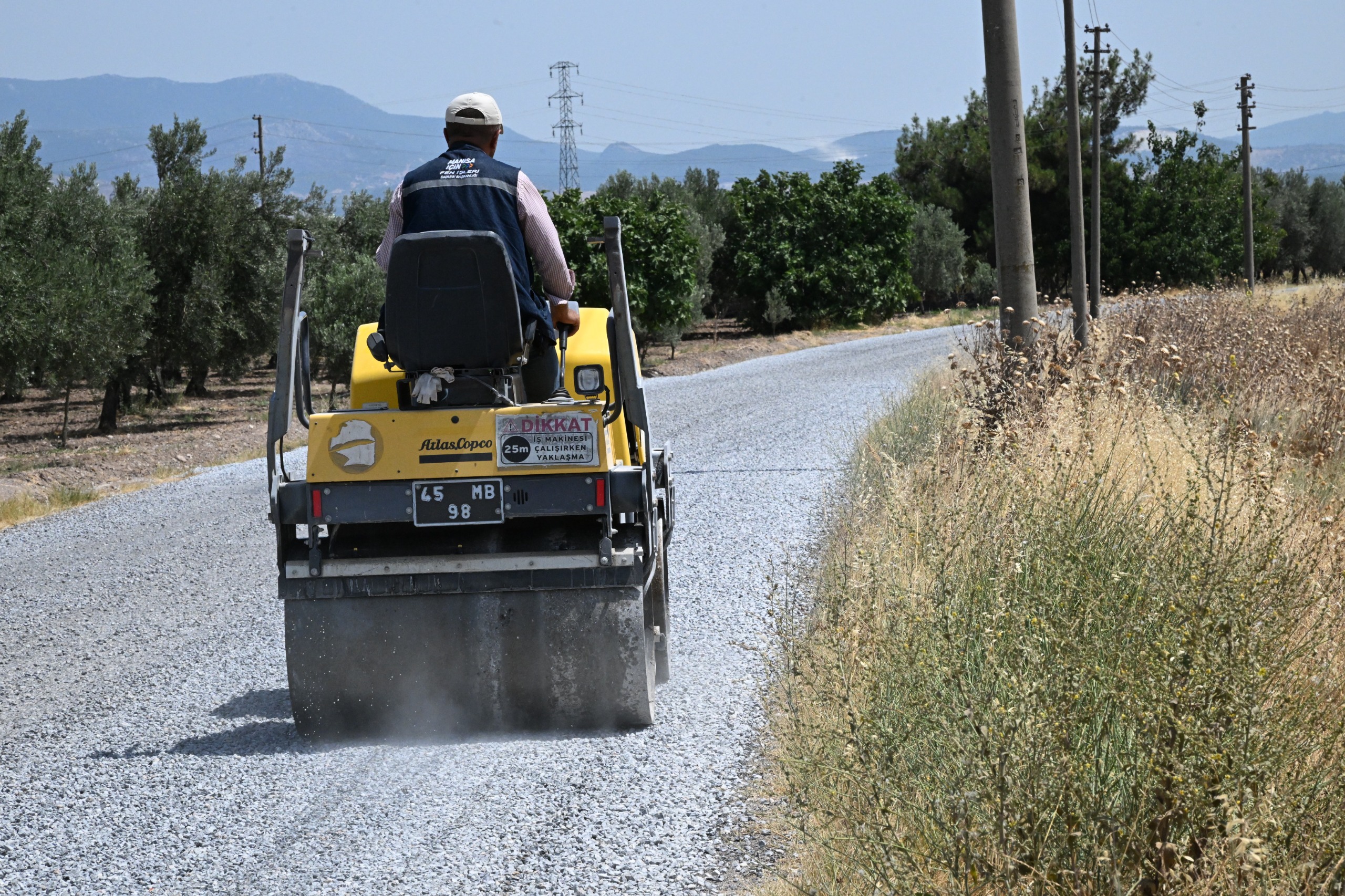 Akhisar ve Turgutlu’ya 22 Kilometrelik Yol Çalışması