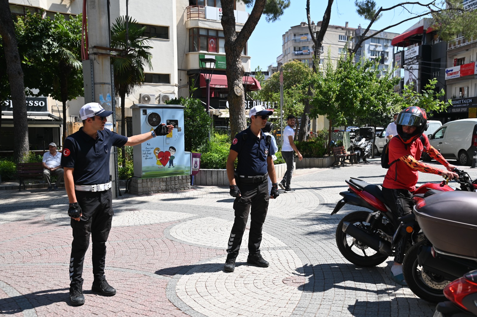 Manisa'da Yaya Güvenliği İçin Kaldırımlar ve Sevgi Yollarında Denetim