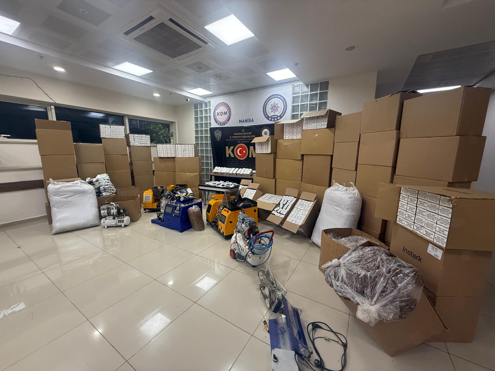 Turgutlu’da Kaçak Tütün Operasyonu: Binlerce Makaron ve Kıyılmış Tütün Ele Geçirildi