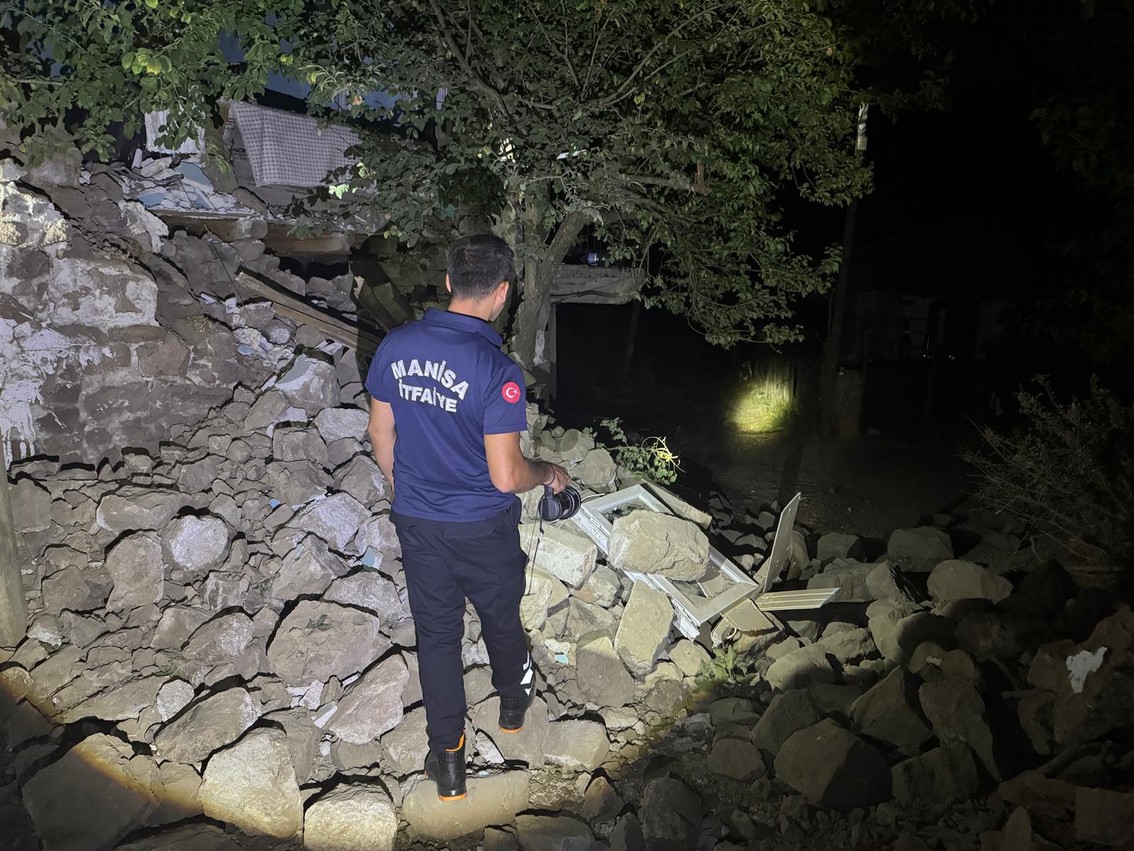 Manisa Büyükşehirden deprem bölgesine destek