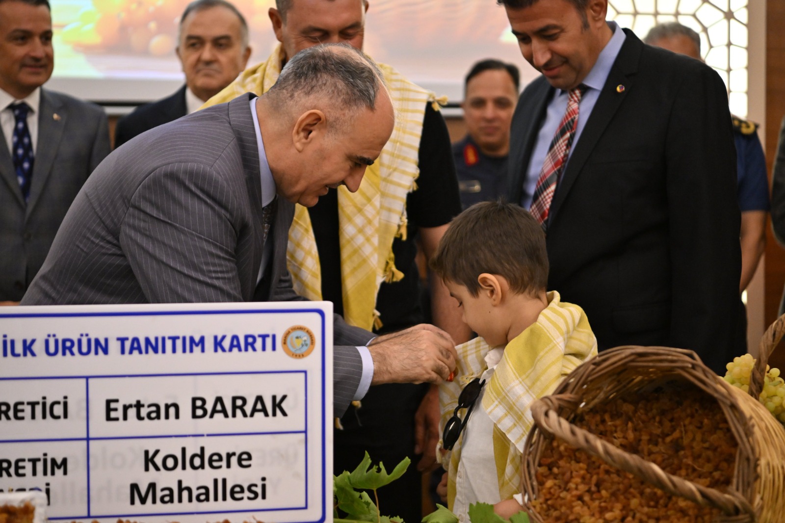 Sezonun ilk kuru üzümü rekor fiyata alındı