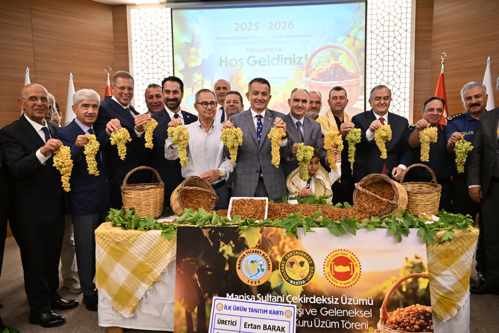 Sezonun ilk kuru üzümü rekor fiyata alındı