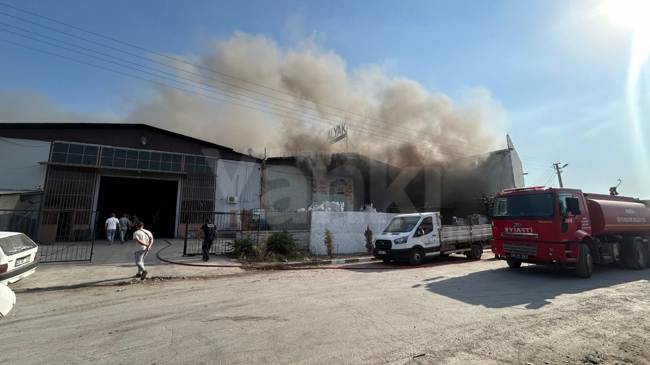 Koşukırı'nda yangın sürüyor! Patlamalar duyuldu