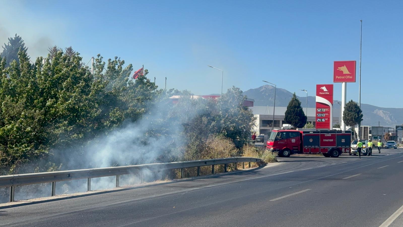 İzmir Ankara Karayolu’nda yangın paniği! Takviye ekipler sevk edildi