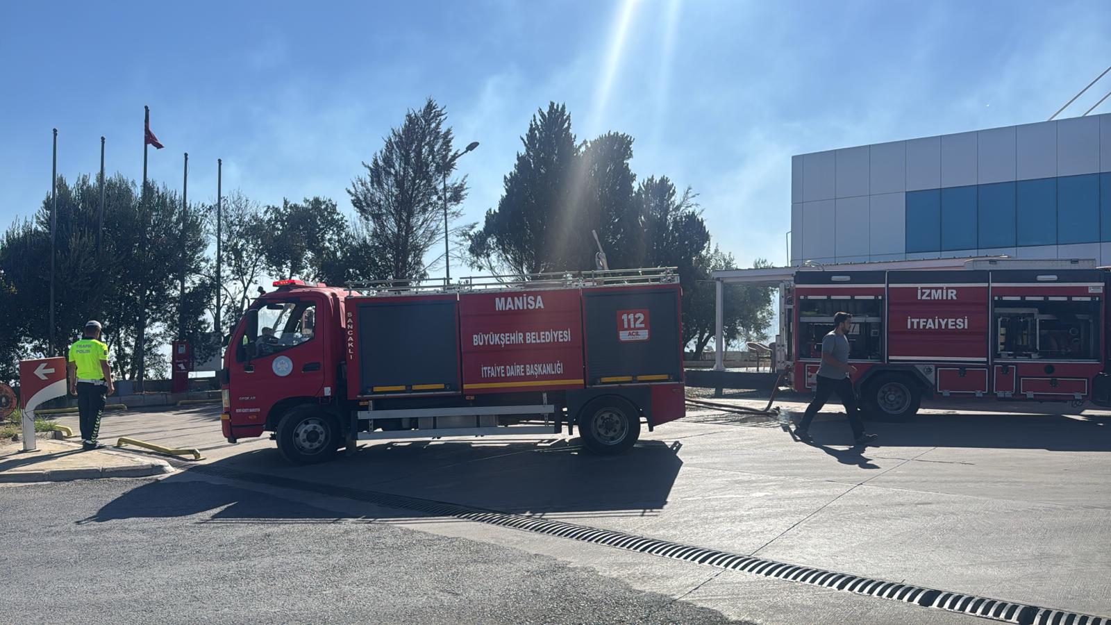 İzmir Ankara Karayolu’nda yangın paniği! Takviye ekipler sevk edildi