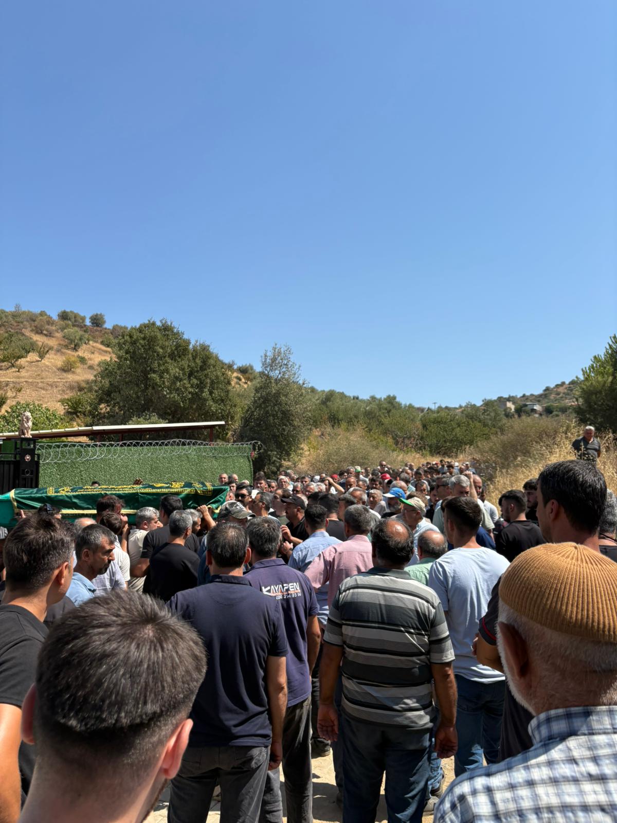 Kuzenlere gözü yaşlı veda