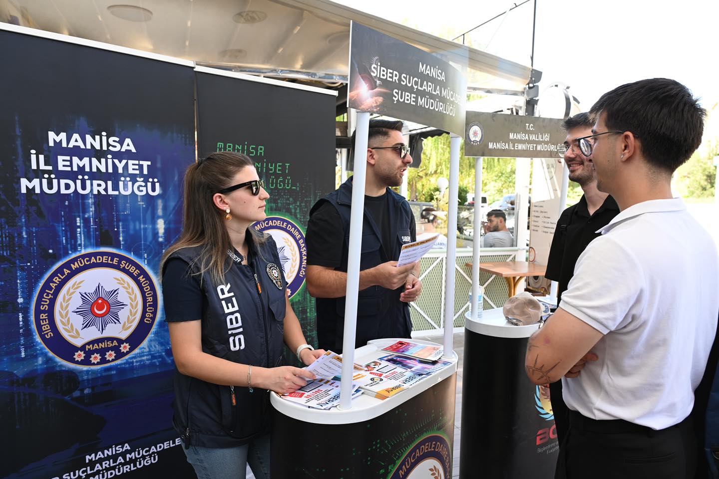 Manisa Emniyeti’nden üniversite öğrencilerine güvenlik ve farkındalık eğitimi