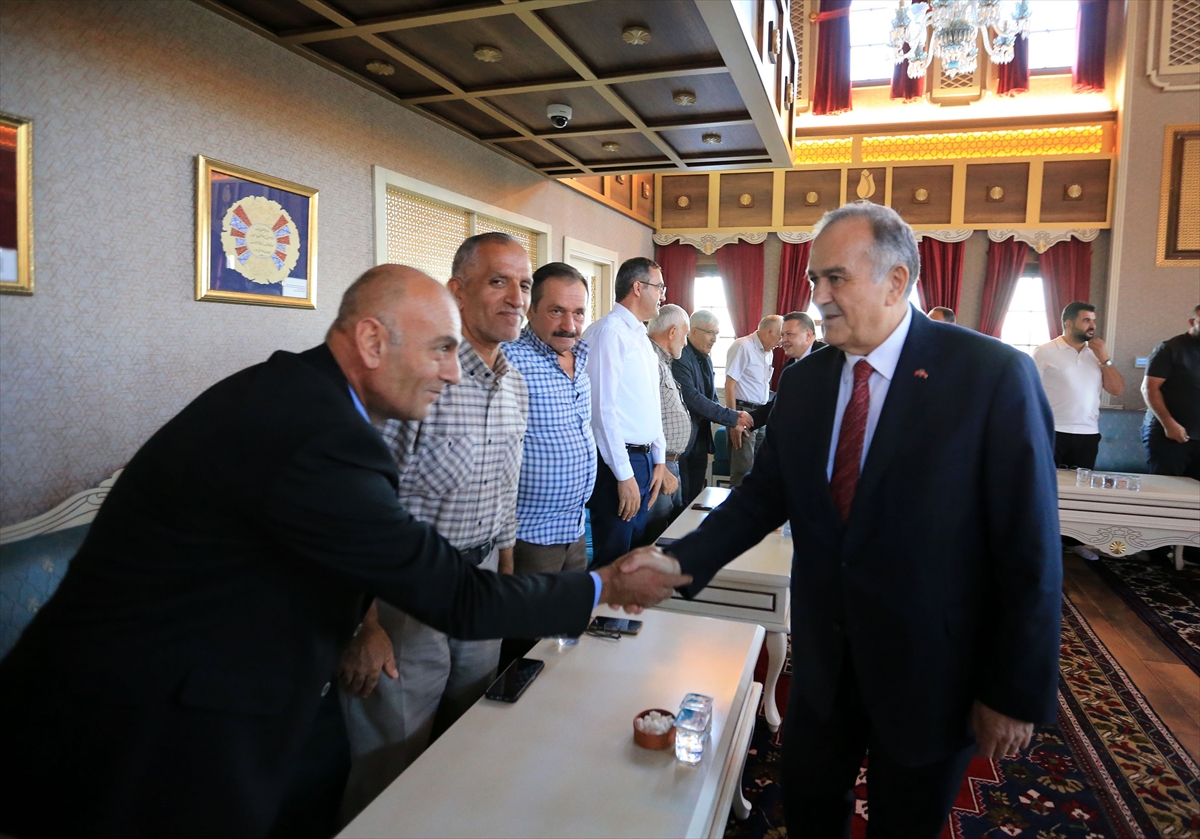 MHP'li Akçay, Manisa'da konuştu: 'Birlik ve beraberliğimiz zaafa uğrarsa herkes her şeyi yapabilir'