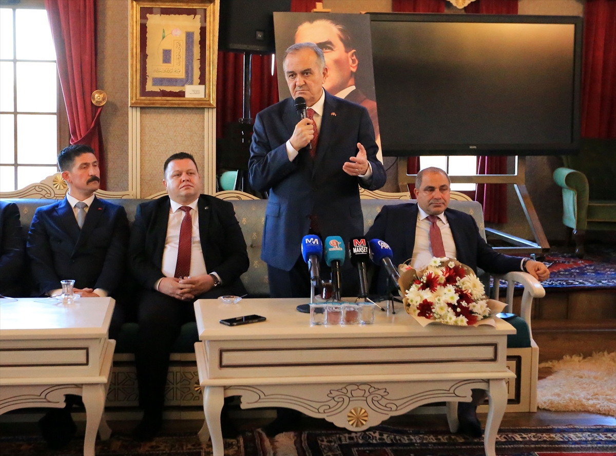 MHP'li Akçay, Manisa'da konuştu: 'Birlik ve beraberliğimiz zaafa uğrarsa herkes her şeyi yapabilir'