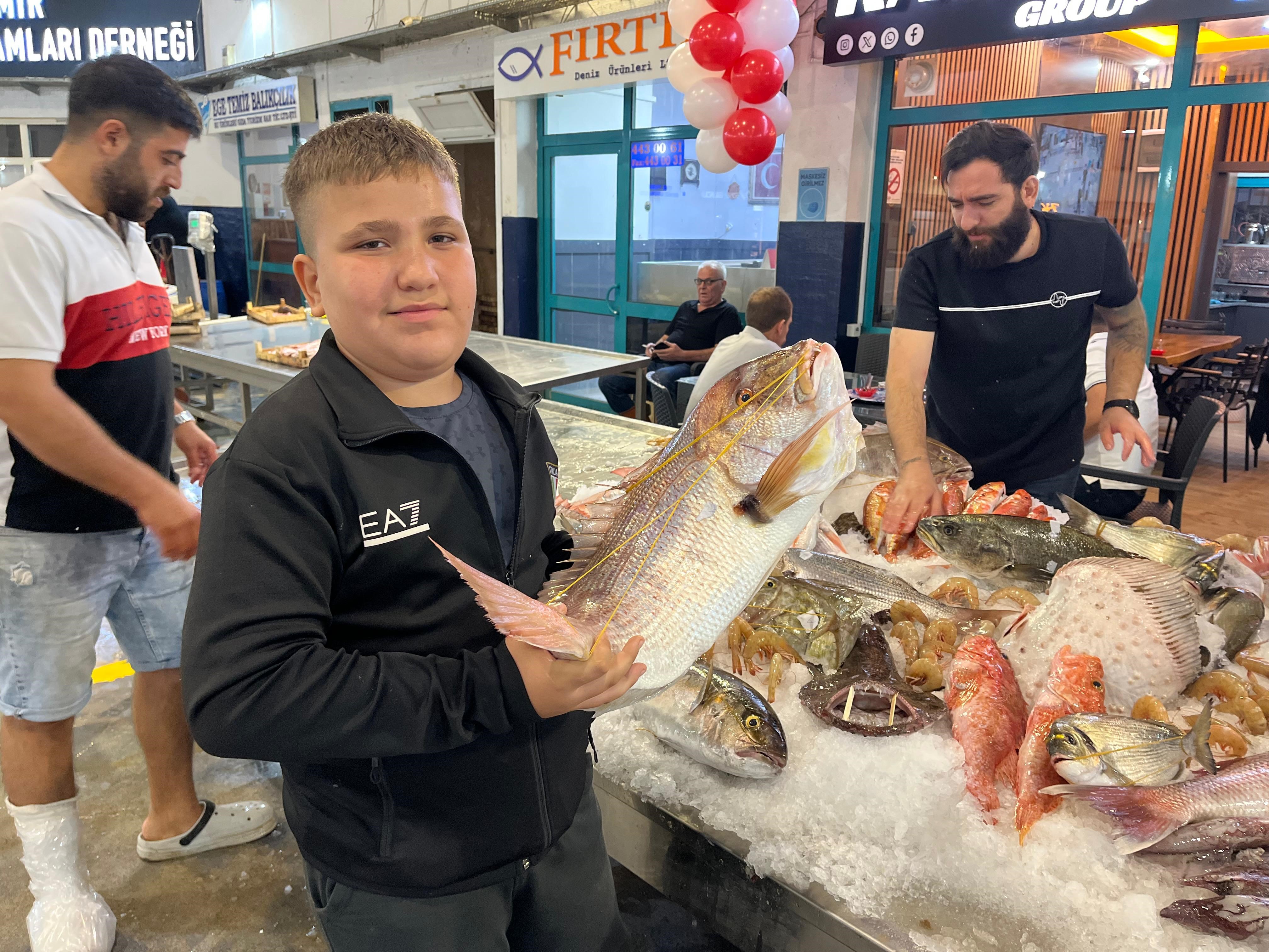 Av sezonu açıldı! İzmir'de tezgahlar balıkla doldu