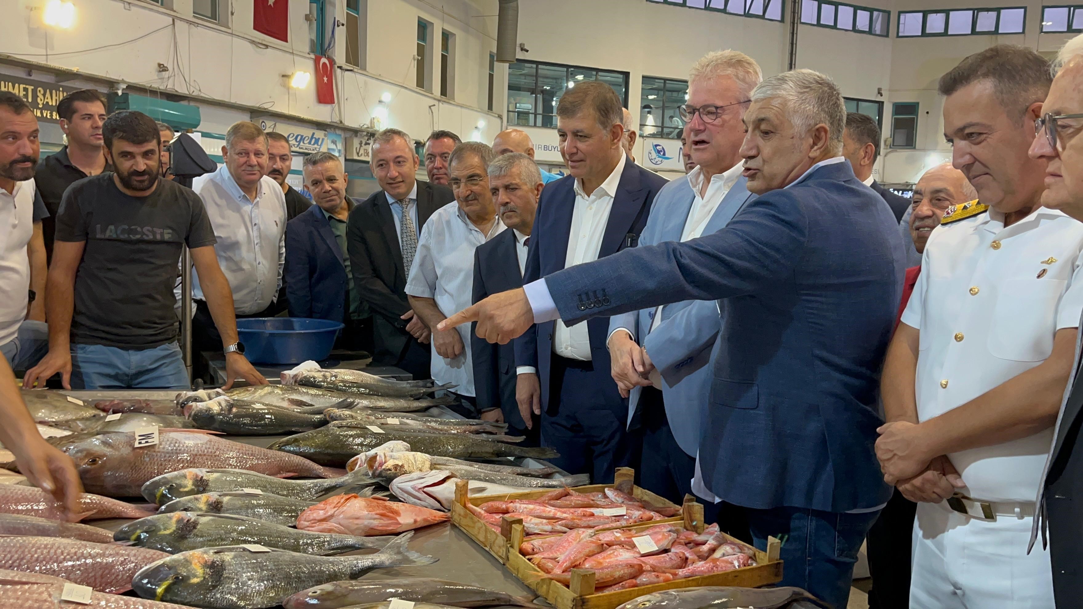 Av sezonu açıldı! İzmir'de tezgahlar balıkla doldu