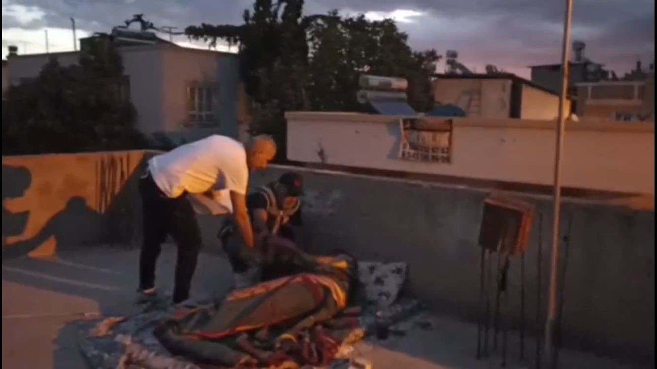 16  Milyon Liralık Soyguna Karıştı! Damda Uyurken Yakalandı