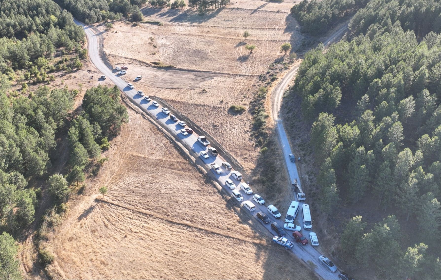 Gördes-Sındırgı Yolu Dört Belediyenin İş Birliğiyle Yenilendi