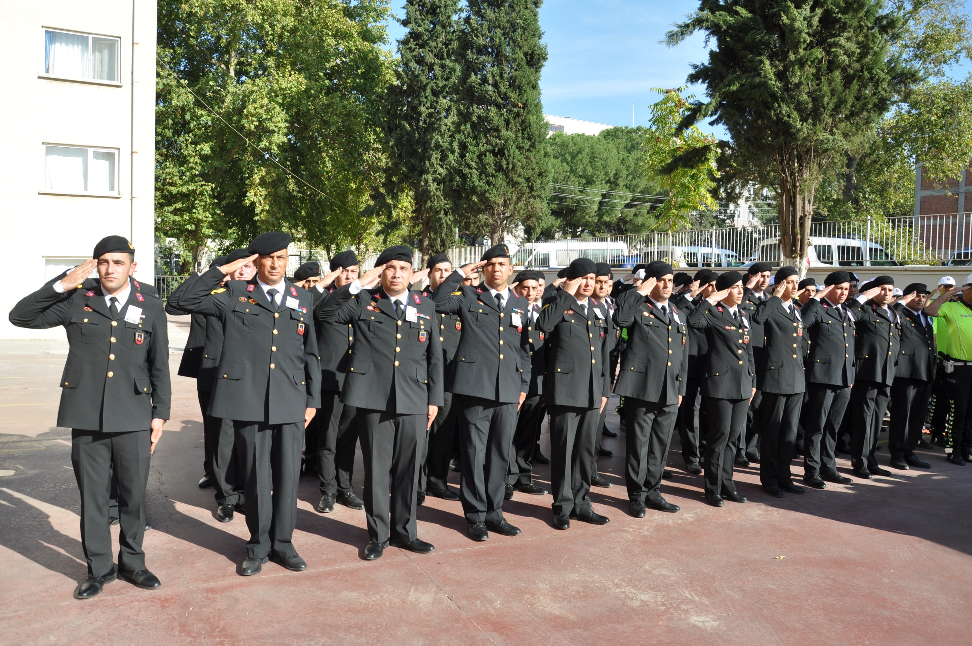 Manisa'da acı veda: Polis memuru Osman Yaman sonsuzluğa uğurlandı