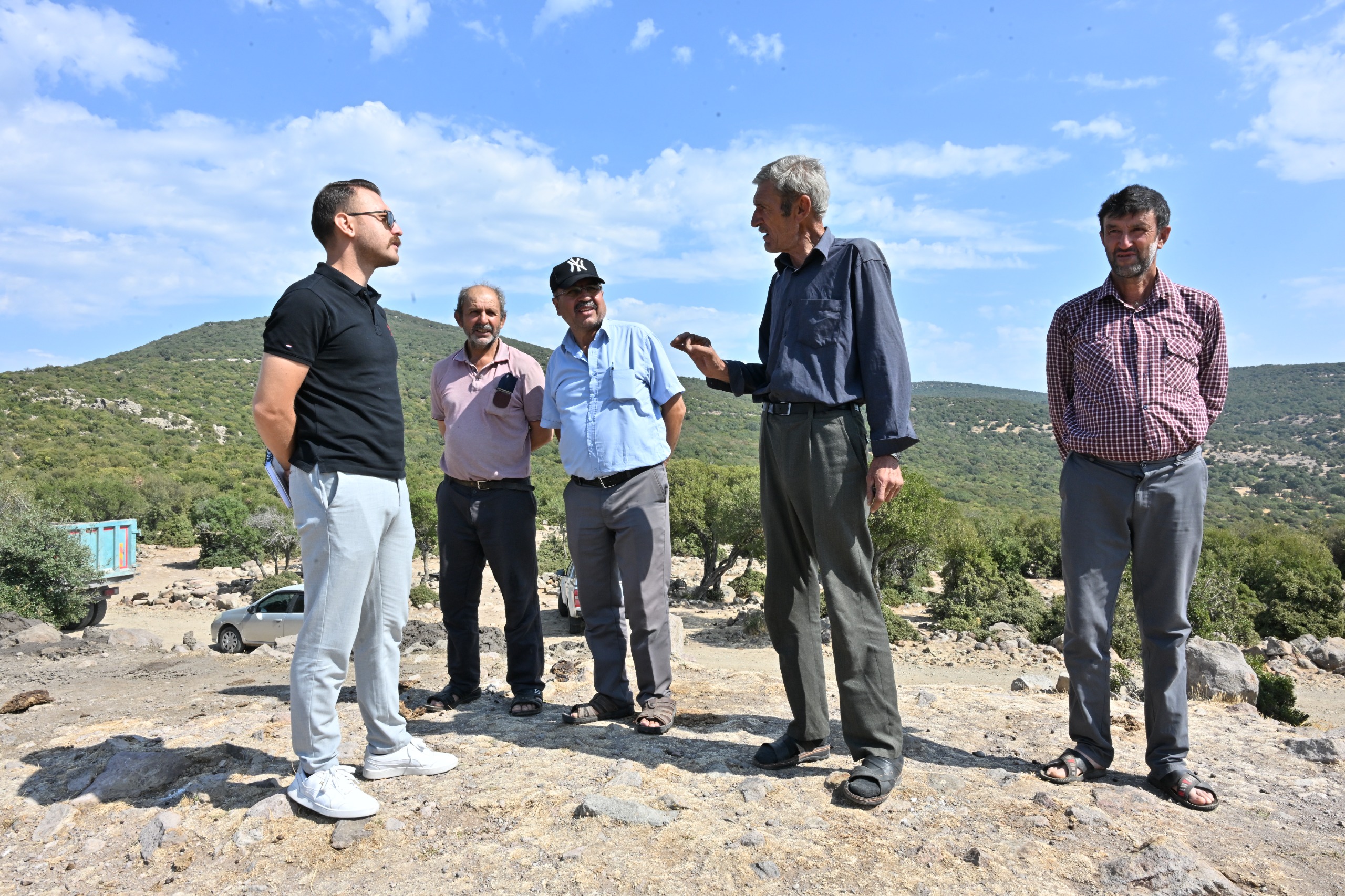 Manisa'da Hayvanlara Temiz Su, Yangınlara Güçlü Önlem