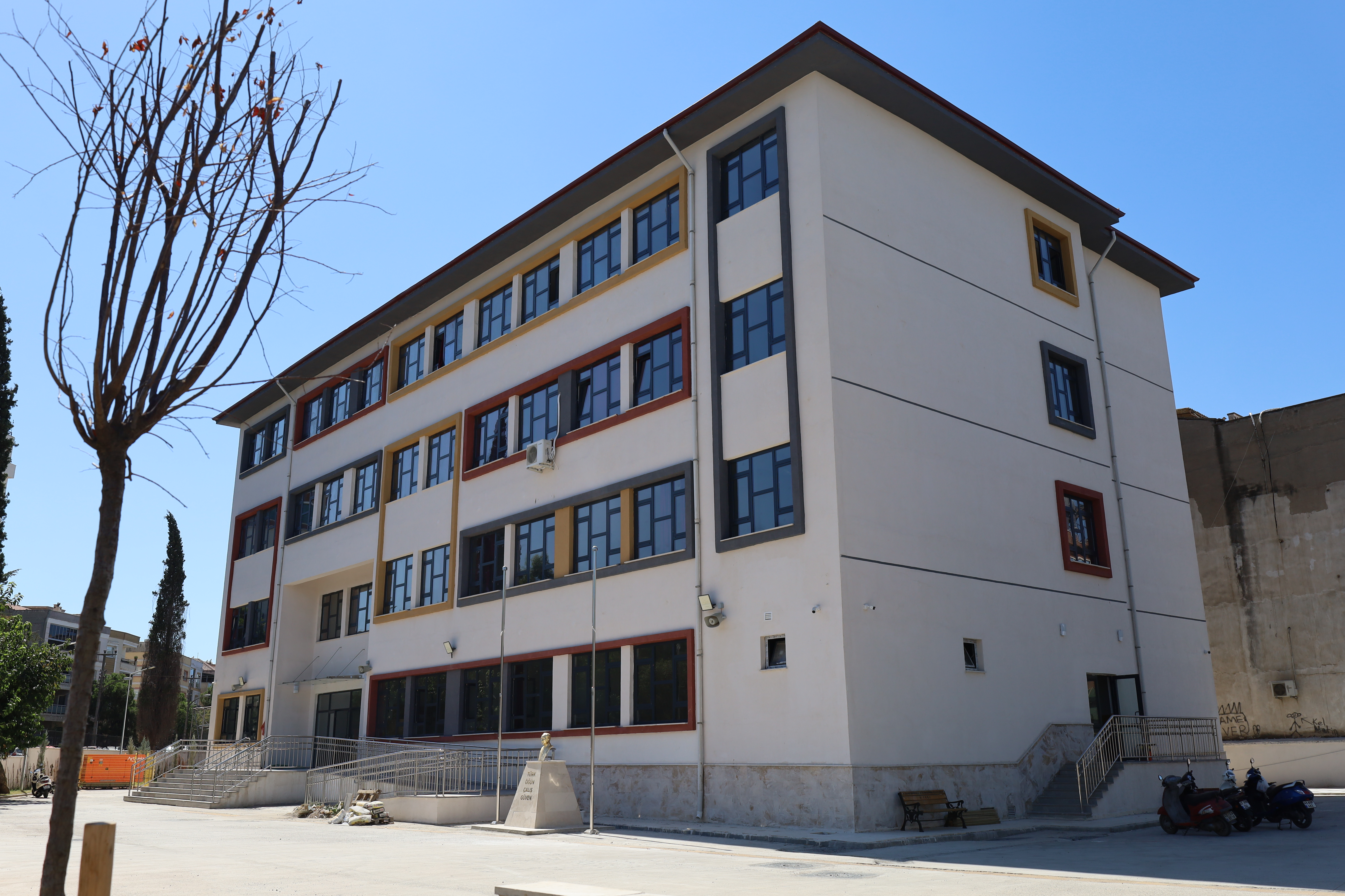 Turgutlu Cumhuriyet İlkokulu Yeni Binasında Eğitime Hazır