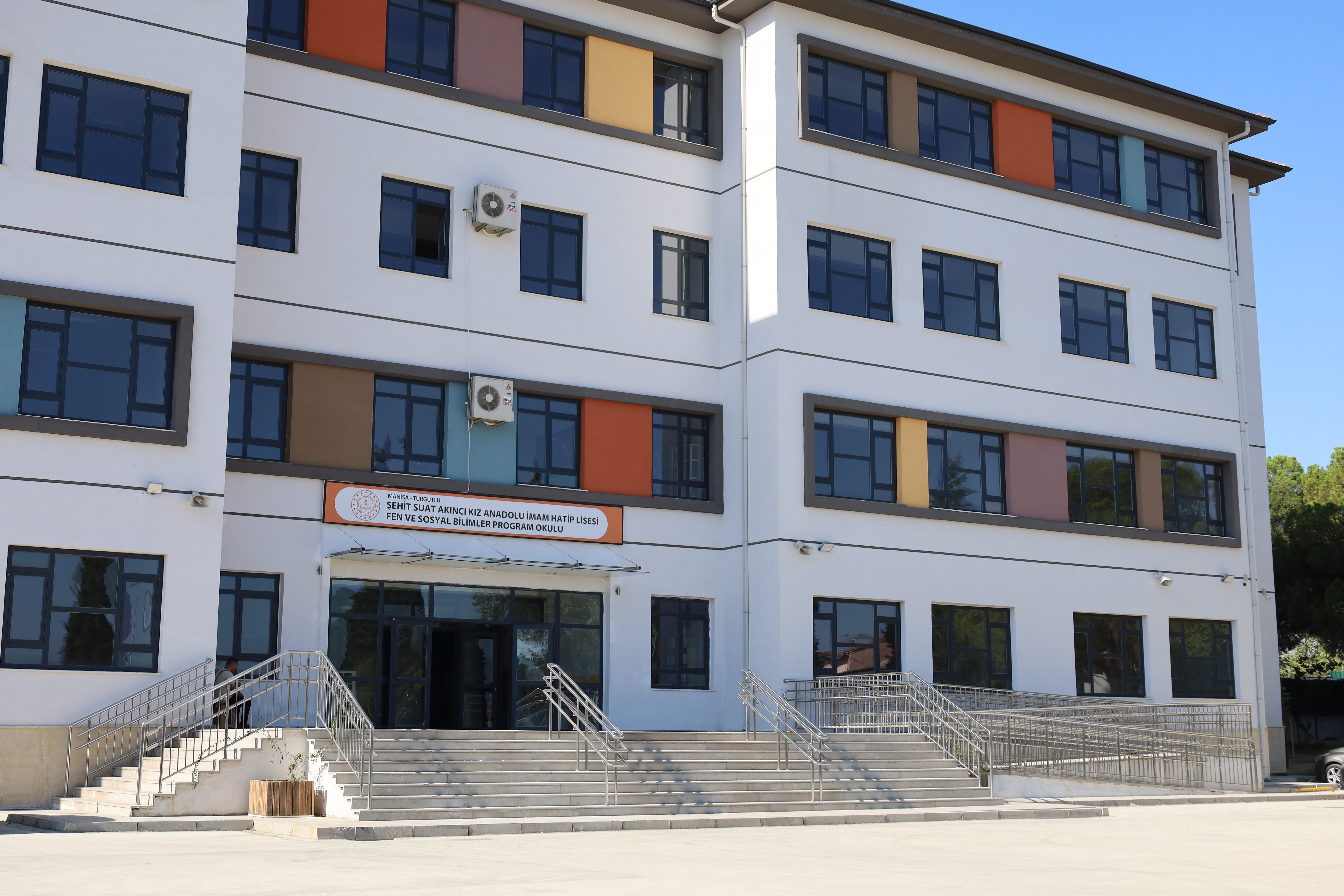 Turgutlu'da İki Yeni Okul Eğitim-Öğretime Başlıyor