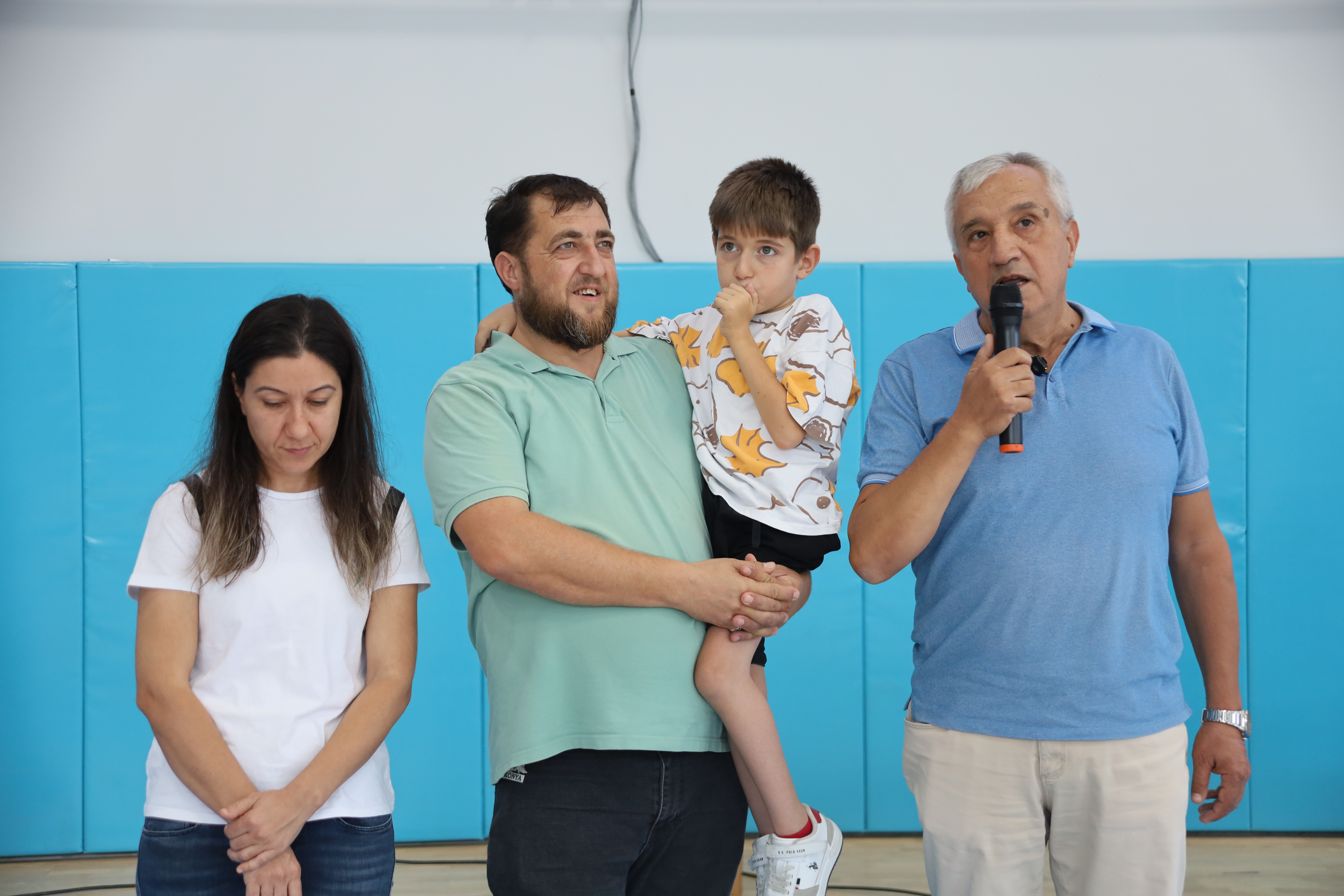 Turgutlu Mimar Ferdi Zeyrek Spor Kompleksi’nde İlk Maç Oynandı