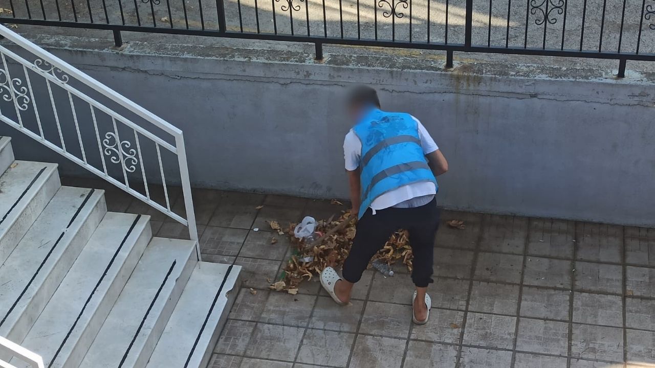 Turgutlu’da Camiler Cuma Namazı Öncesi Yükümlülerce Temizlendi