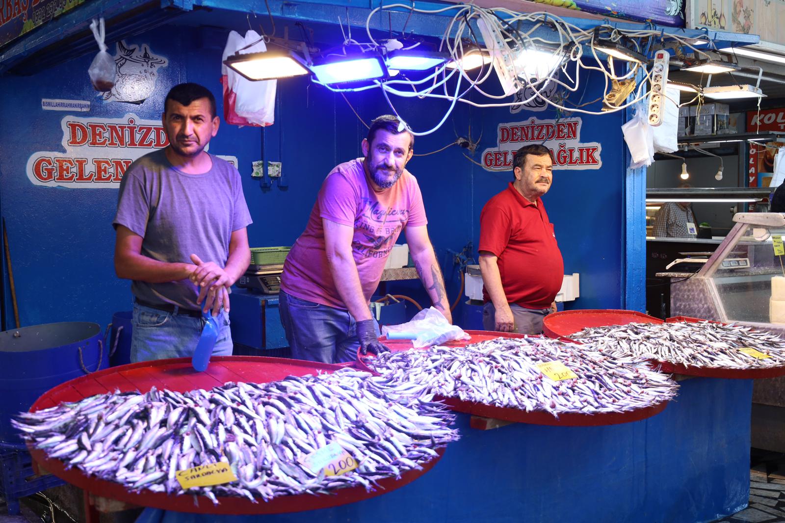 Turgutlu’da Balık Sezonu Açıldı: Tezgahlar Şenlendi