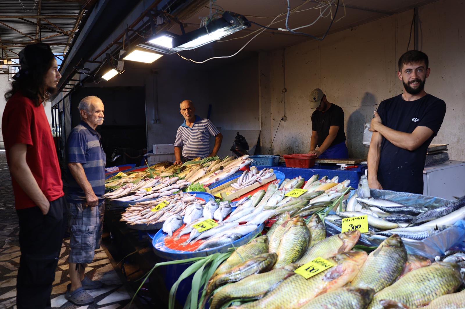 Turgutlu’da Balık Sezonu Açıldı: Tezgahlar Şenlendi