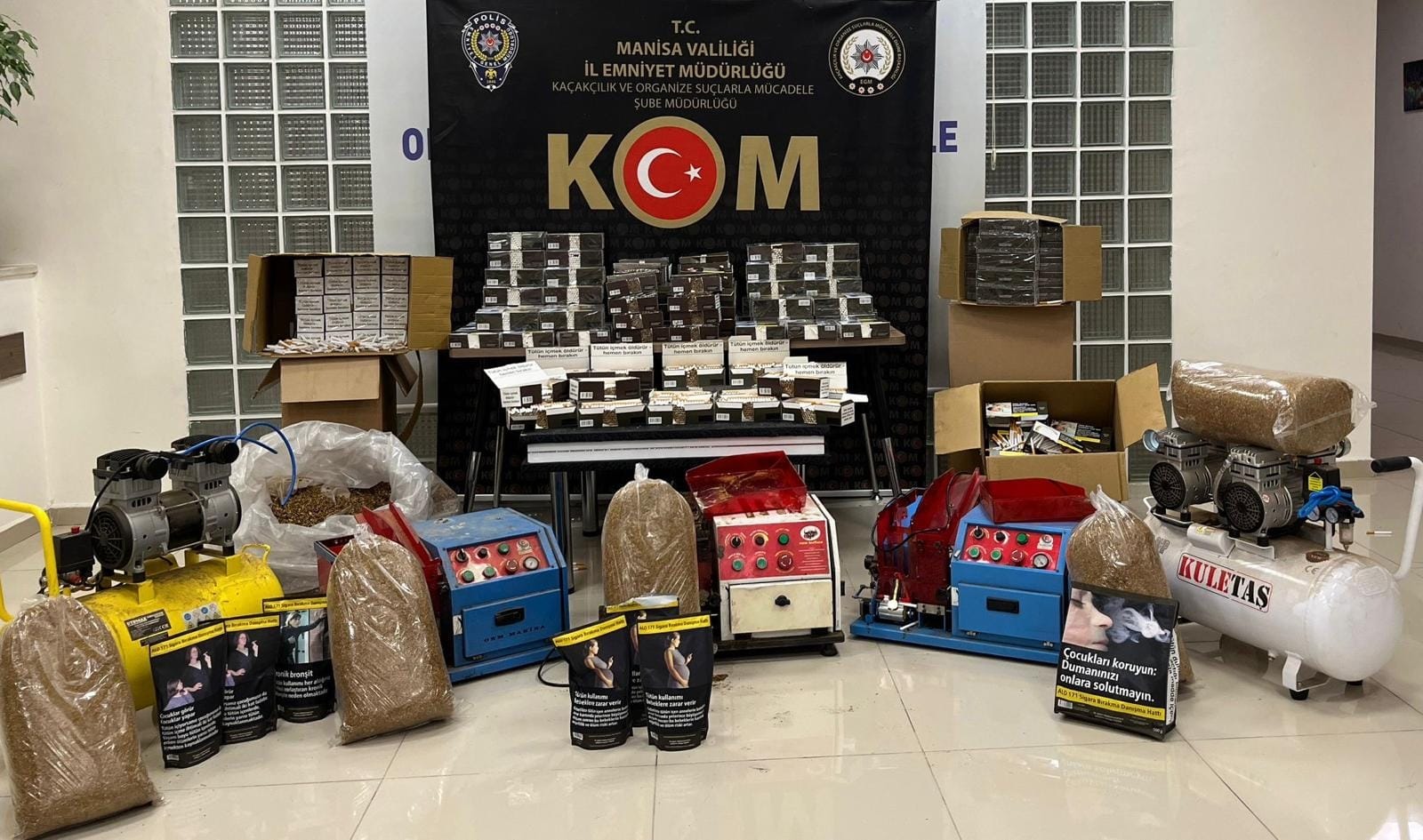 Turgutlu ve 4 ilçede 8 adrese baskın: 9 şüpheli!