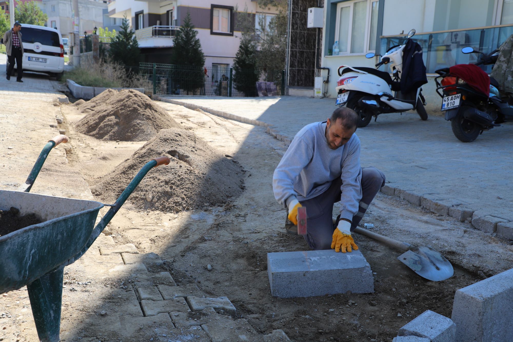 Turgutlu Belediyesi Fen İşlerinden Kent Genelinde Yoğun Çalışma