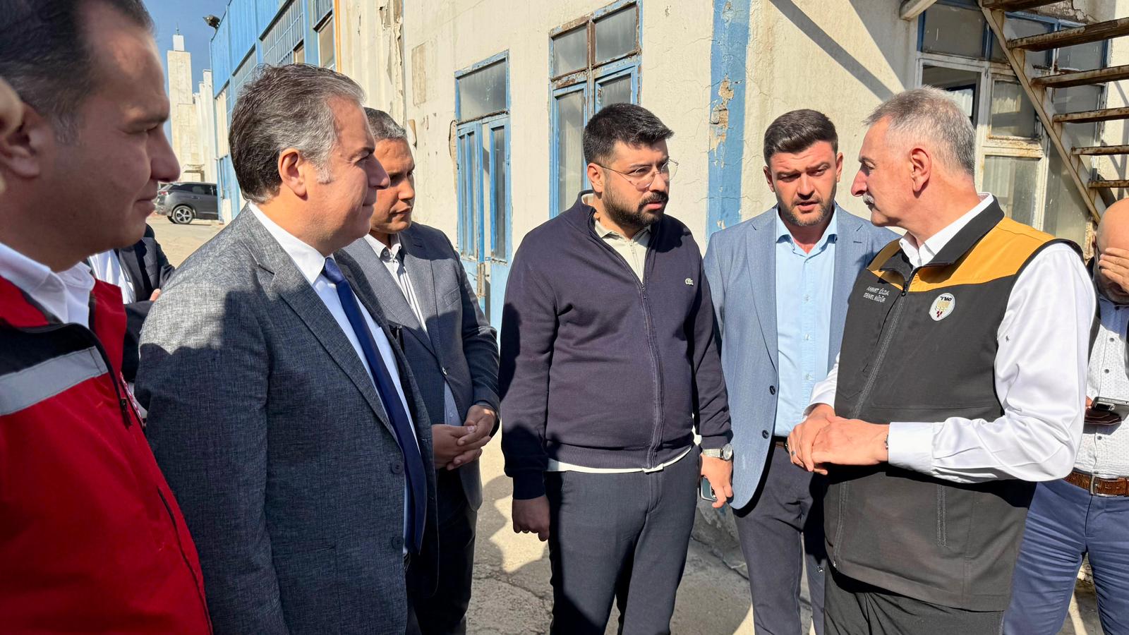 TMO Genel Müdürü Güldal Turgutlu'da üzüm alım merkezinde