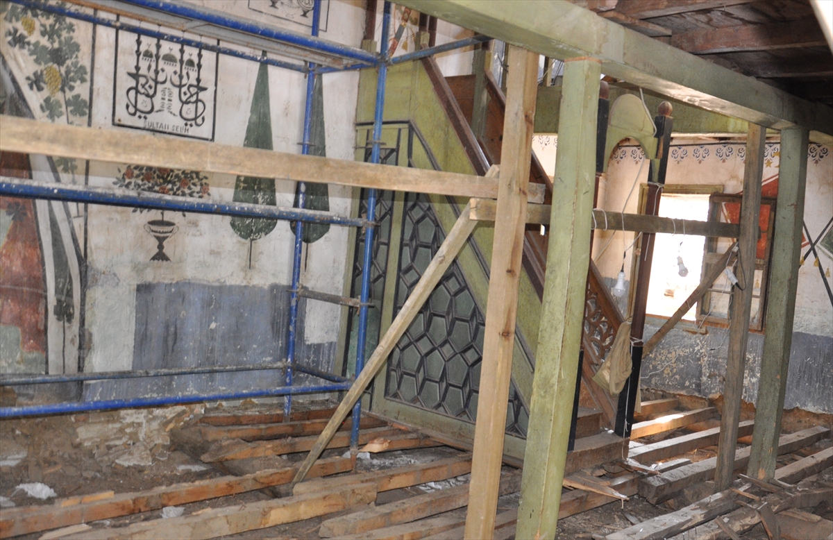 8 kişinin yaşadığı 'Hayalet Köy'deki tarihi cami restore ediliyor