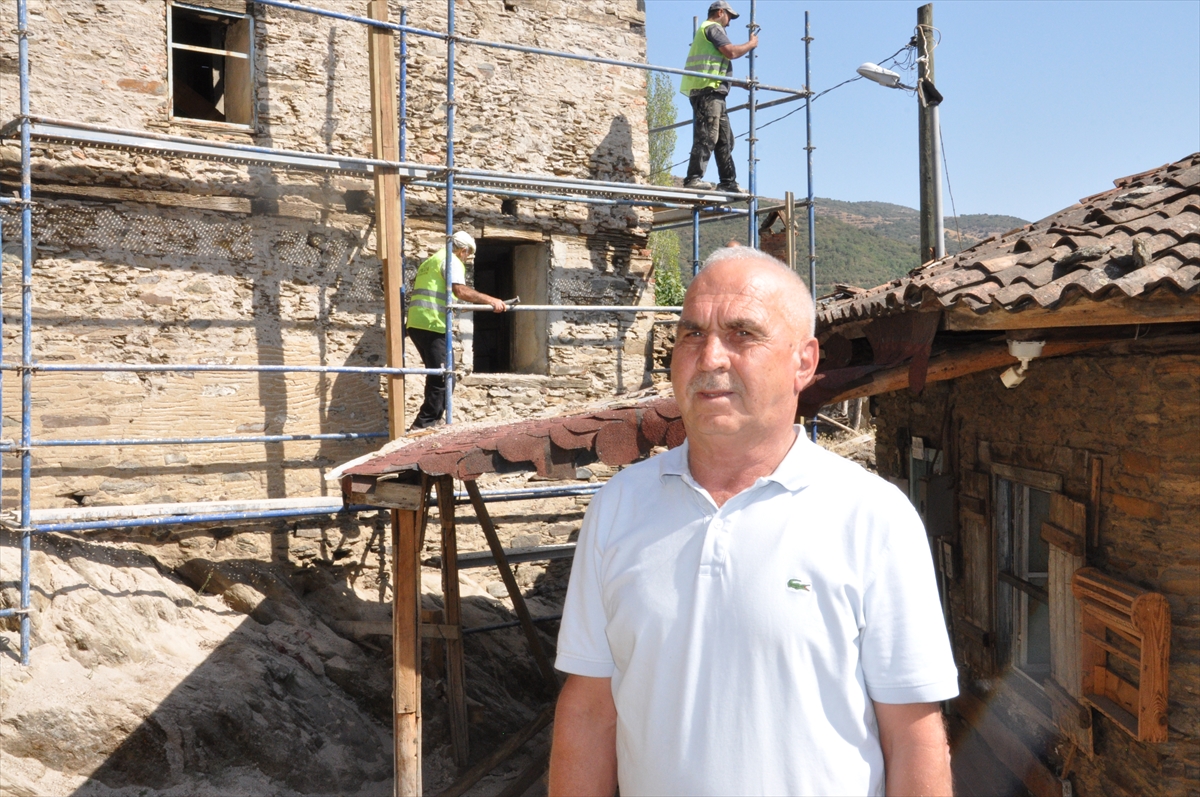 8 kişinin yaşadığı 'Hayalet Köy'deki tarihi cami restore ediliyor