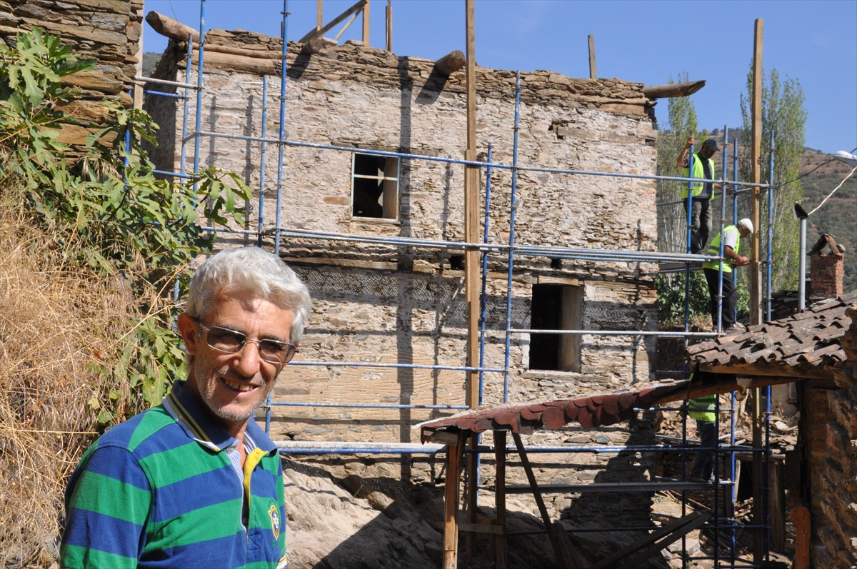 8 kişinin yaşadığı 'Hayalet Köy'deki tarihi cami restore ediliyor