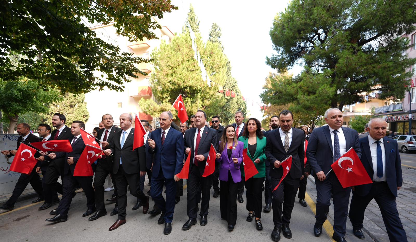 Manisa’da Ata’ya Vefa: Atatürk’ün Gelişinin 100. Yılı Törenle Kutlandı