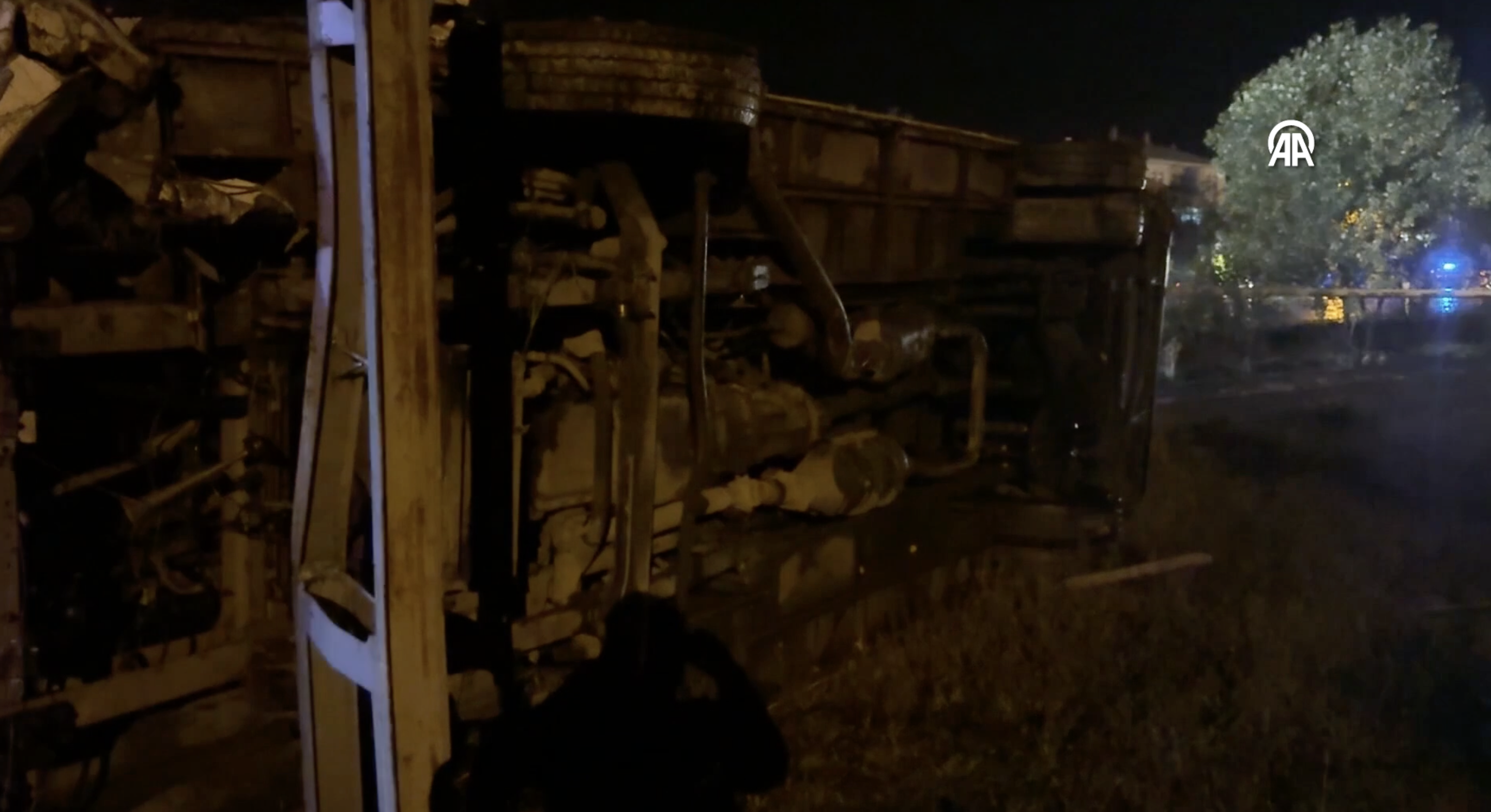 Kastamonu'da tur midibüsü devrildi: 25 yaralı