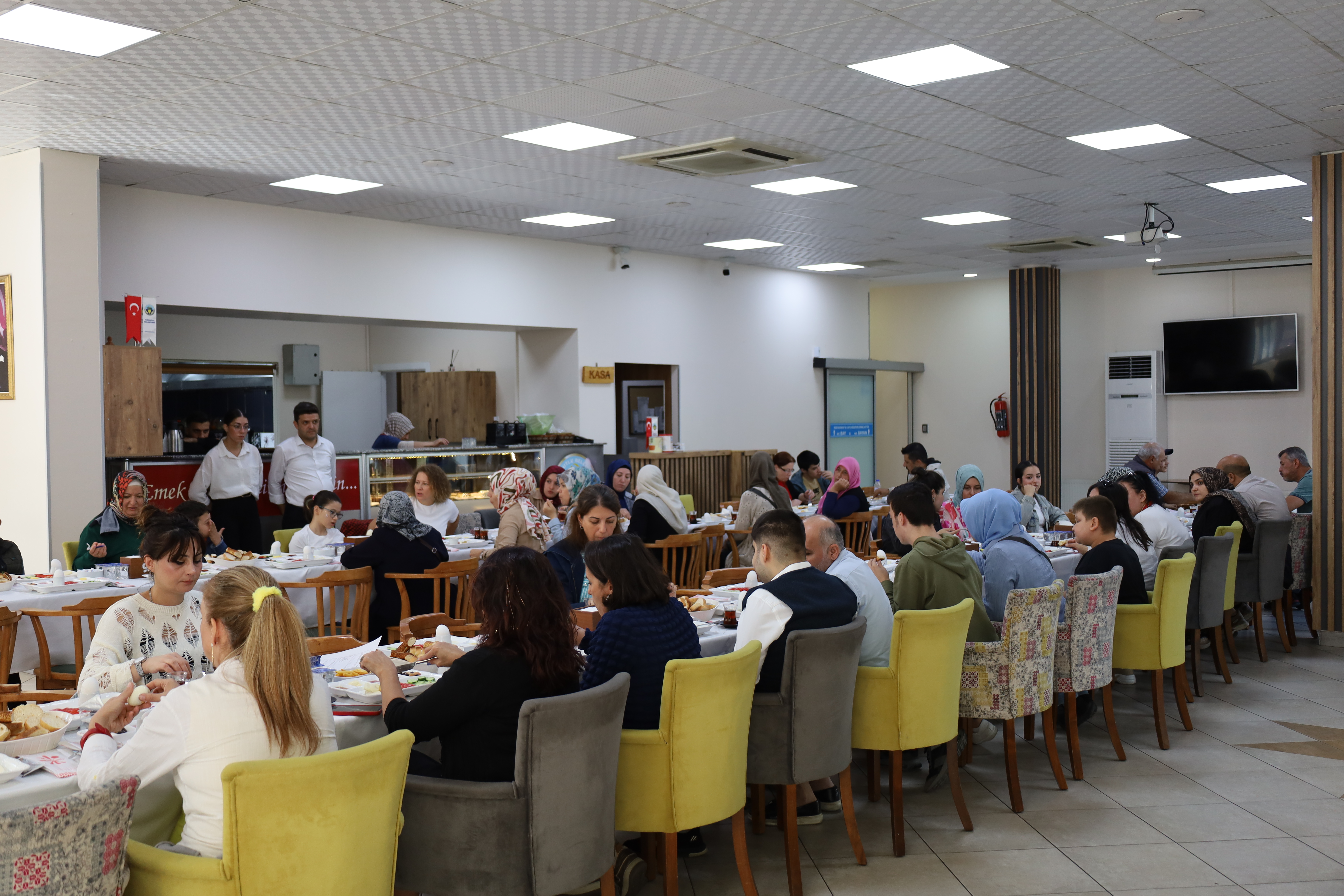 Turgutlu Otizmliler Dayanışma ve Hakları Derneği'nden tanışma kahvaltısı