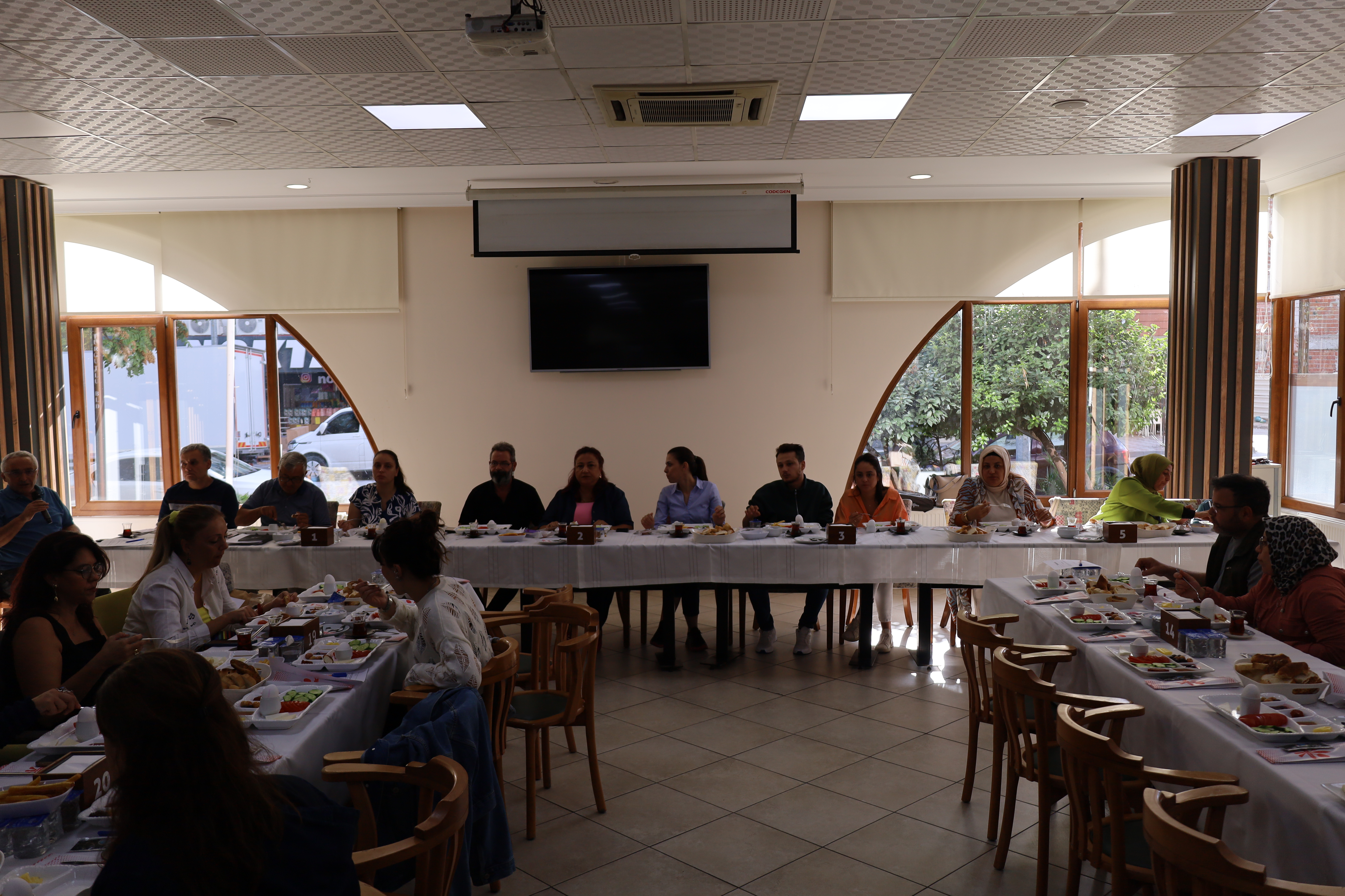 Turgutlu Otizmliler Dayanışma ve Hakları Derneği'nden tanışma kahvaltısı