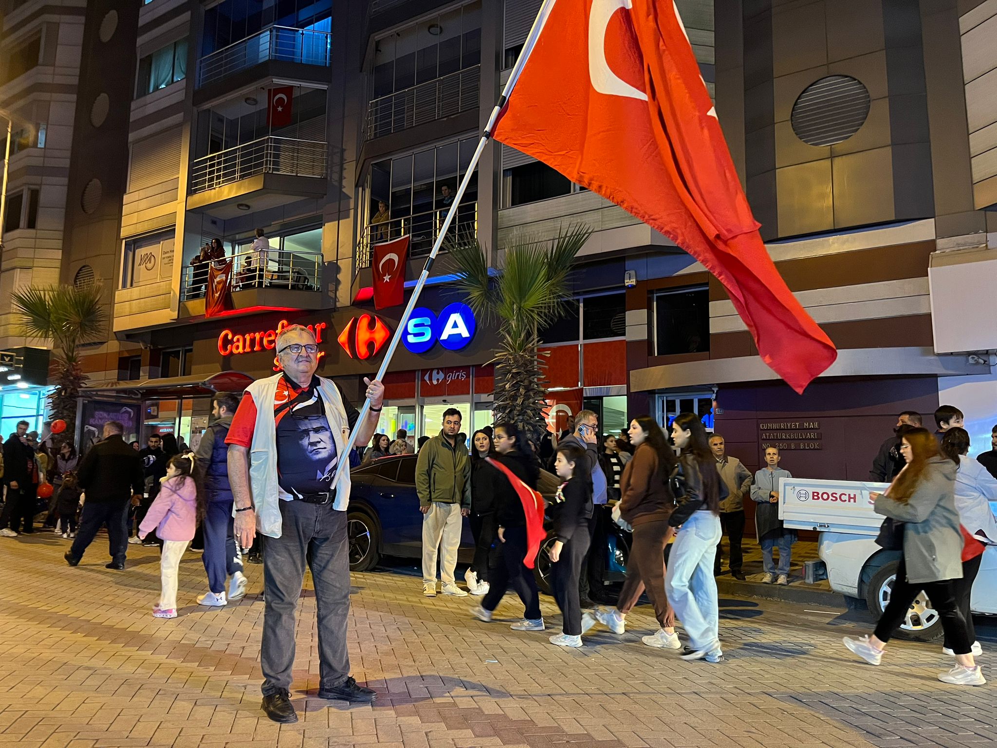 Turgutlu’da Cumhuriyet Coşkusu sokaklara taştı