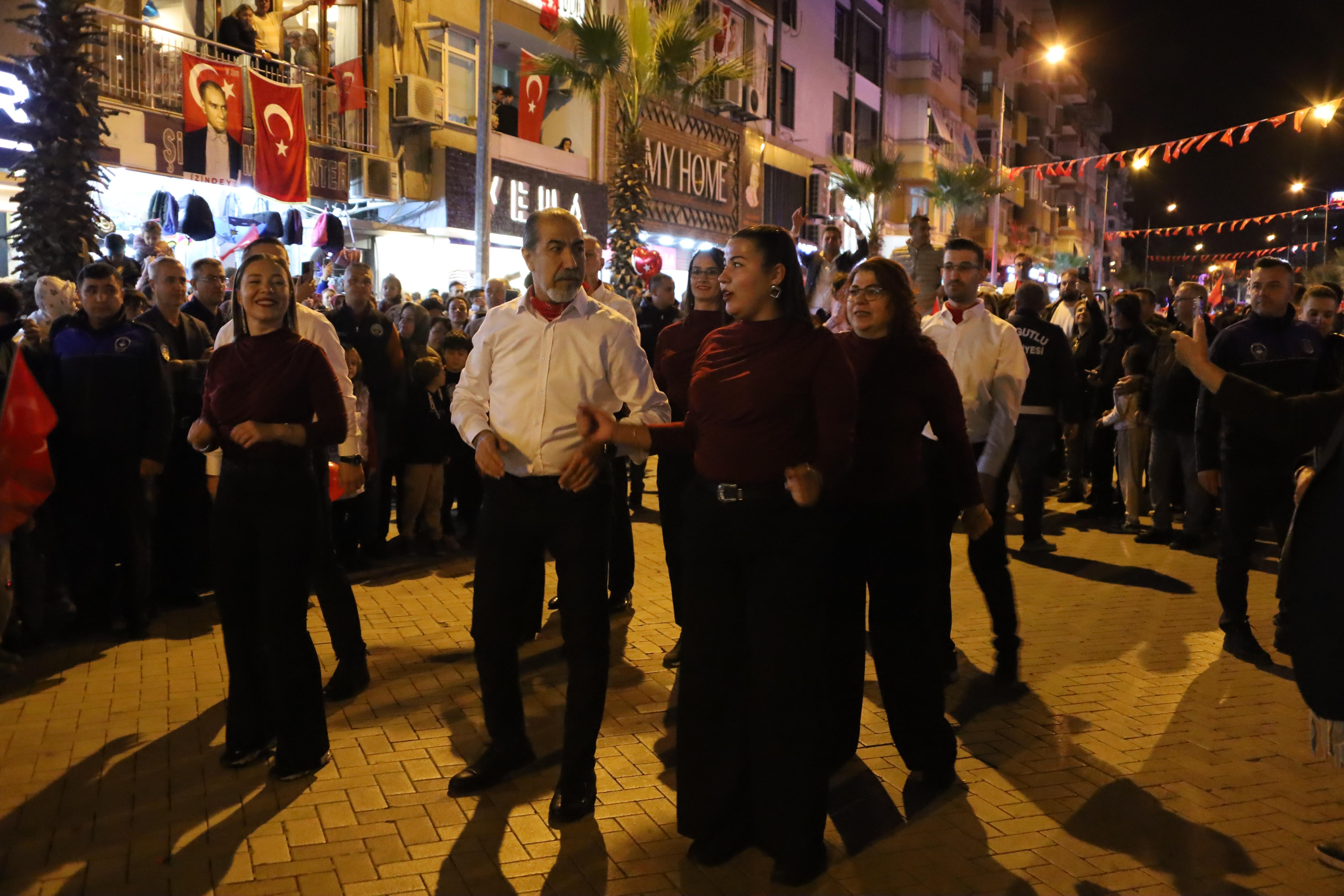 Turgutlu’da Cumhuriyet Coşkusu sokaklara taştı