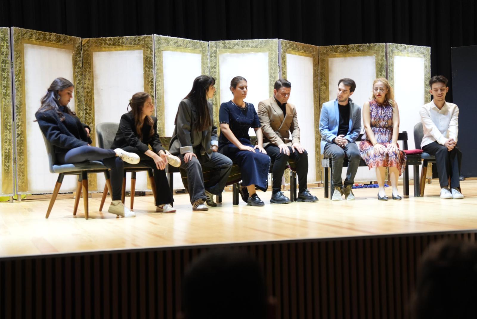 Turgutlu Belediyesi Tiyatro Ekibi Performansıyla Büyük Beğeni Topladı