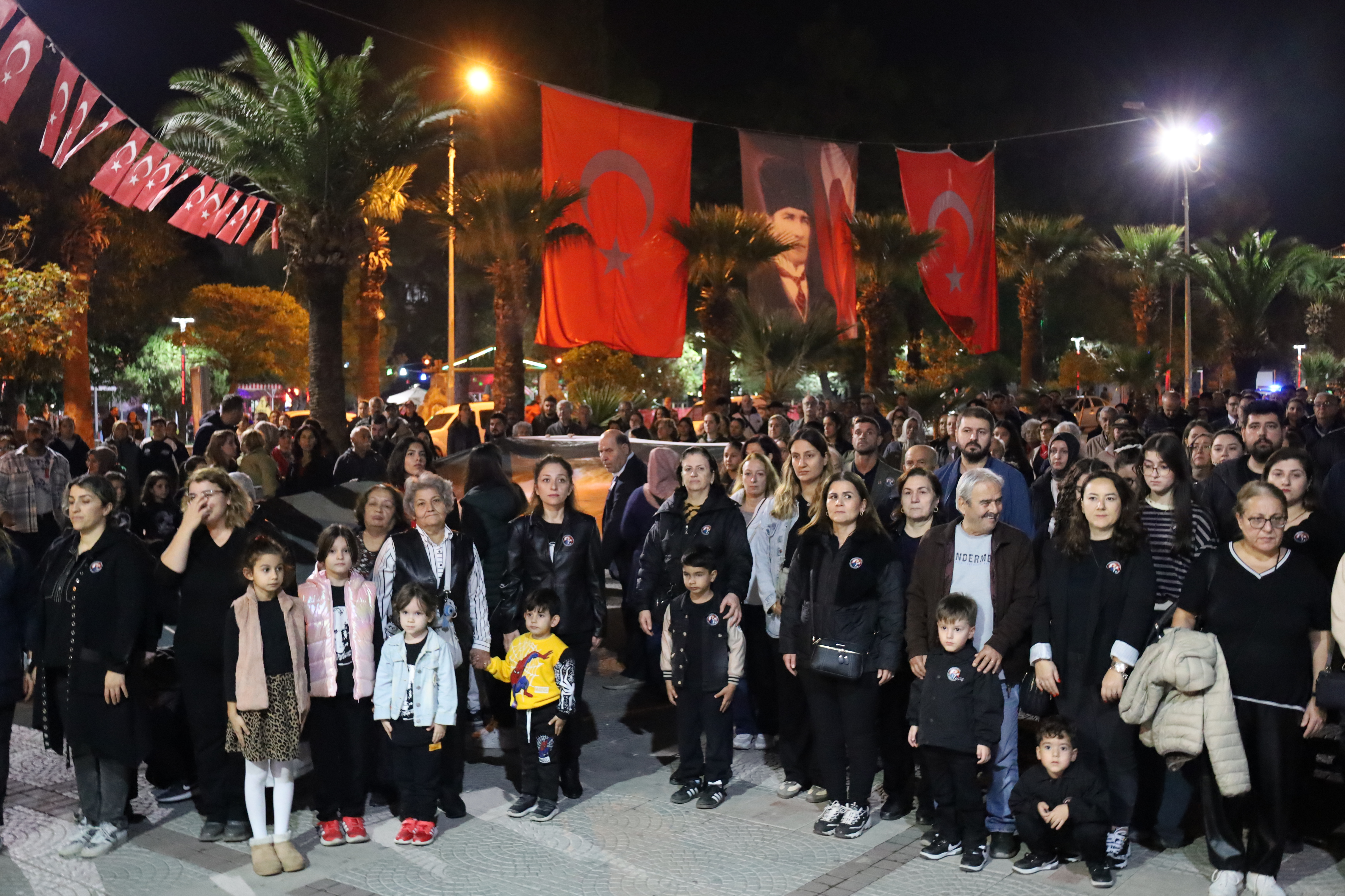 Turgutlu’da “Ata’ya Saygı Yürüyüşü” Düzenlendi