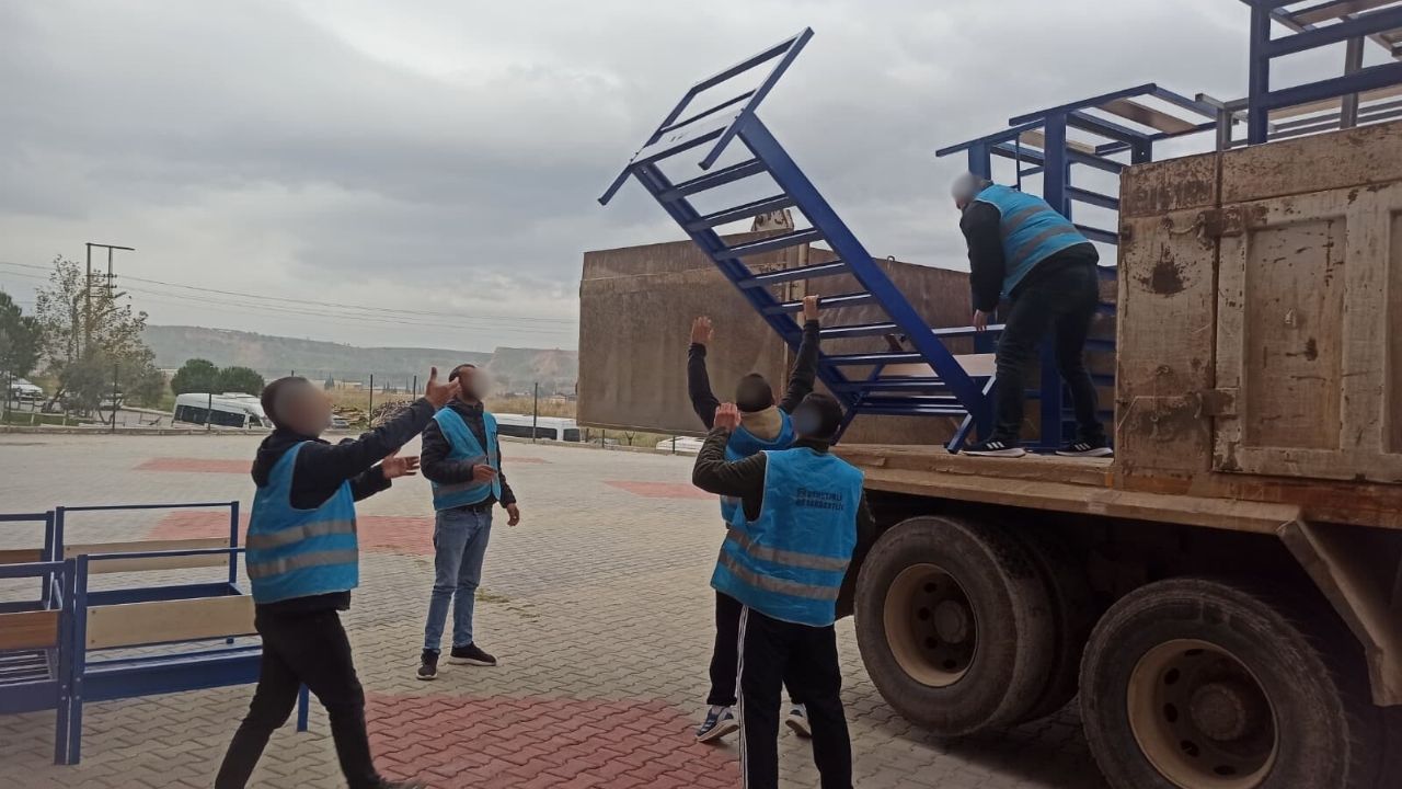 Turgutlu’da Kur’an Kursunun Taşınmasına Yükümlülerden Destek