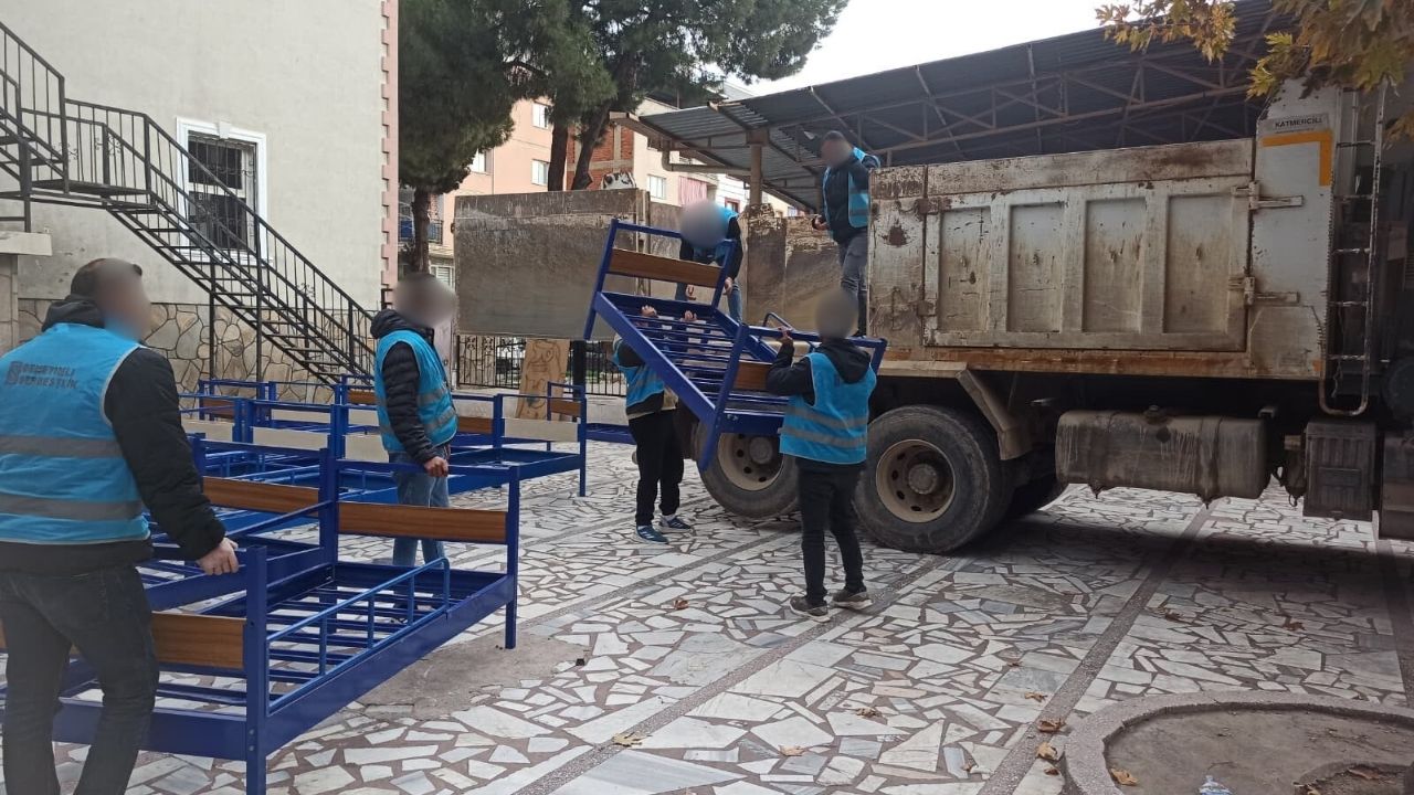 Turgutlu’da Kur’an Kursunun Taşınmasına Yükümlülerden Destek