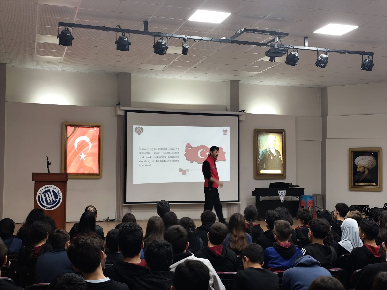 Manisa Emniyeti’nden Gençlere Güvenli Gelecek İçin Eğitim Seferberliği