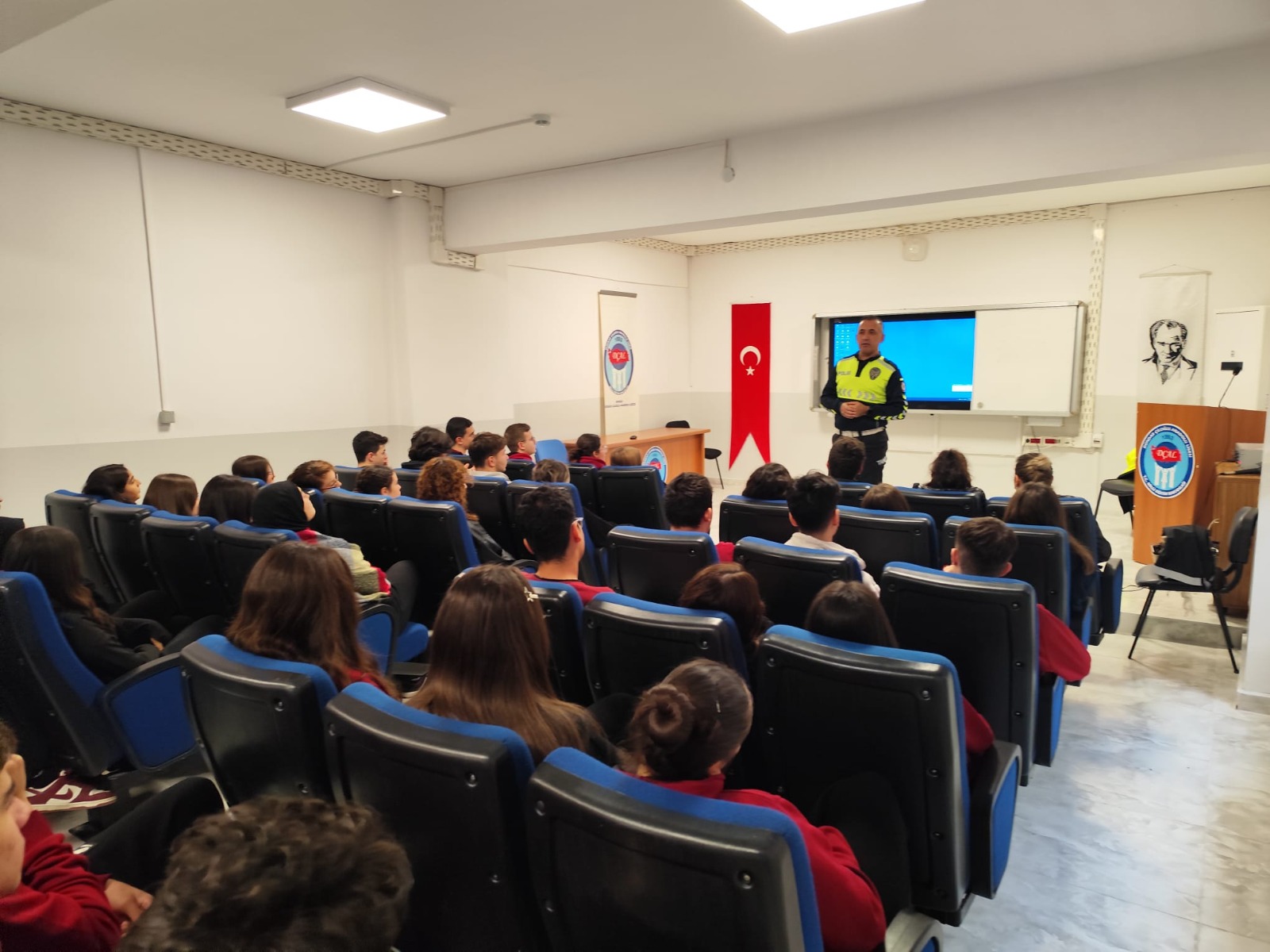 Manisa Emniyeti’nden Gençlere Güvenli Gelecek İçin Eğitim Seferberliği