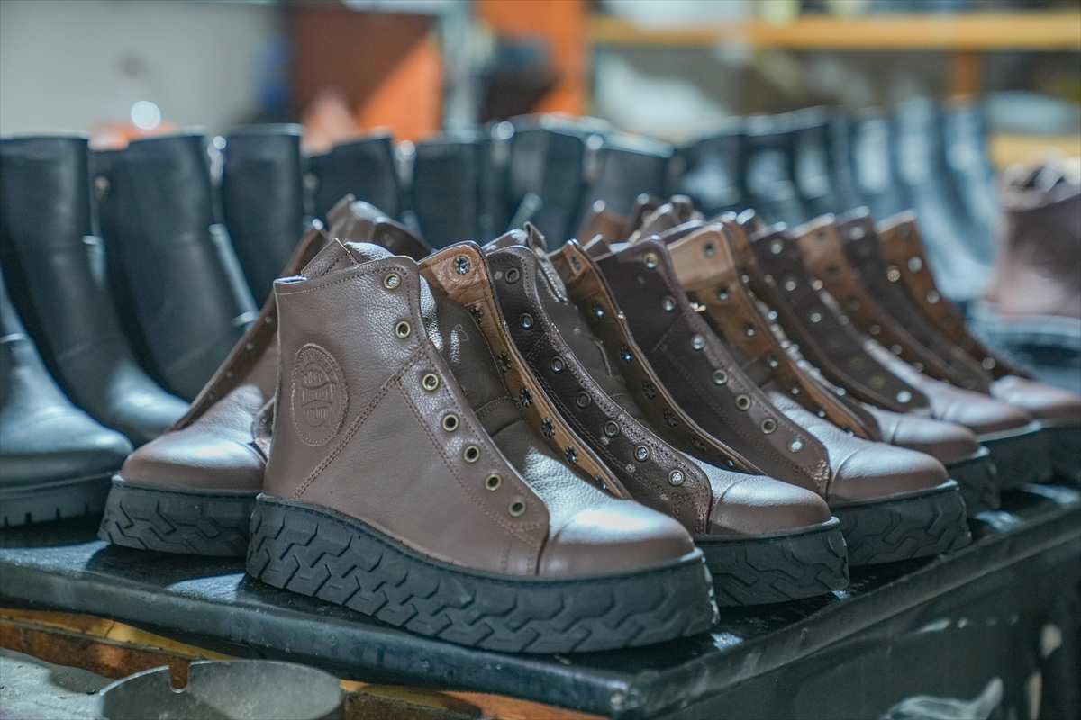 Dede mirası ayakkabıcılığı e-ticarete taşıyarak ayakta tuttu